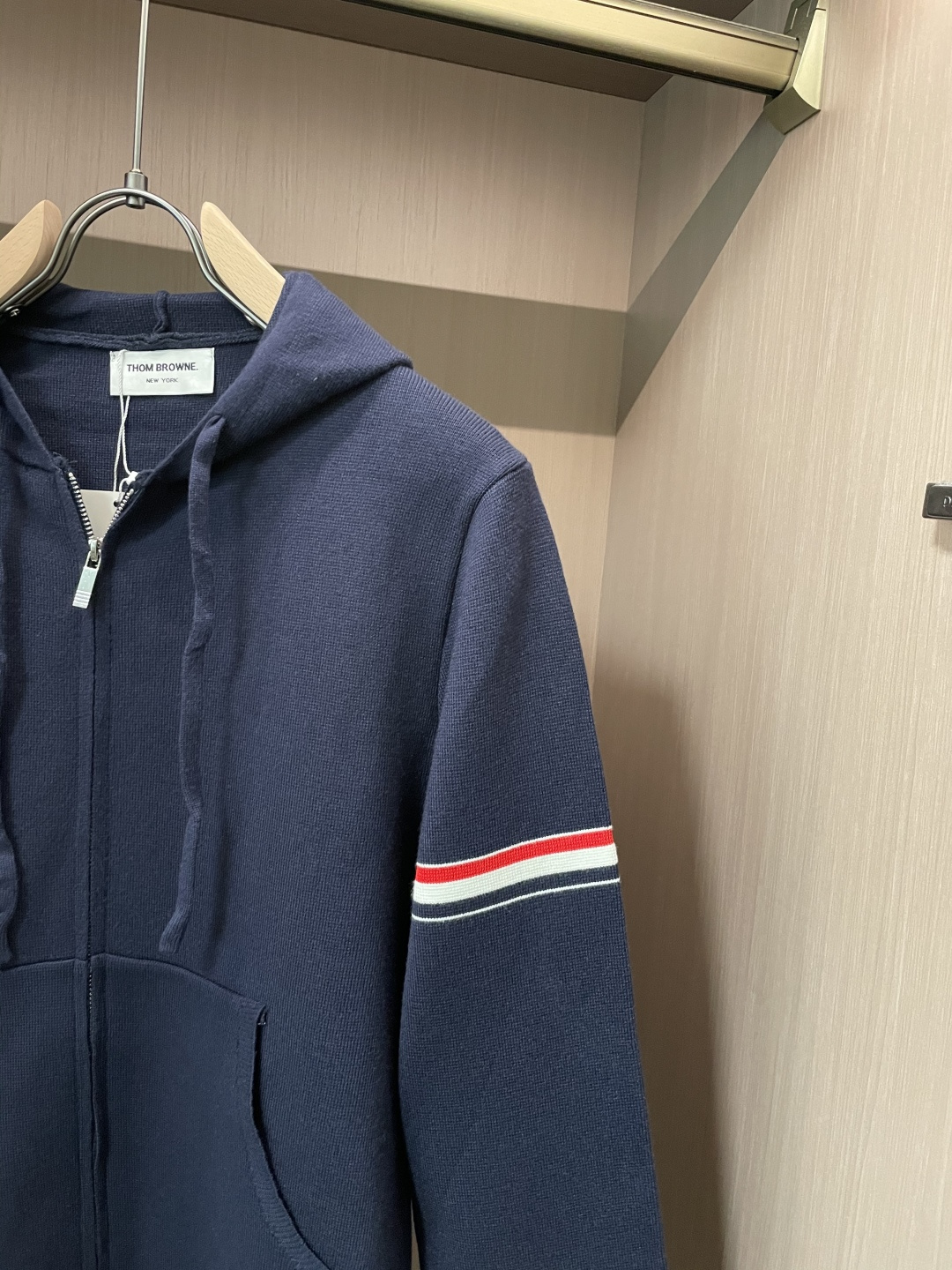 TB 新款开衫针织毛衣！经典永不过时！外观简洁干净，秋日可以单穿，深冬最为内搭！定制进口高支数羊毛混纺面