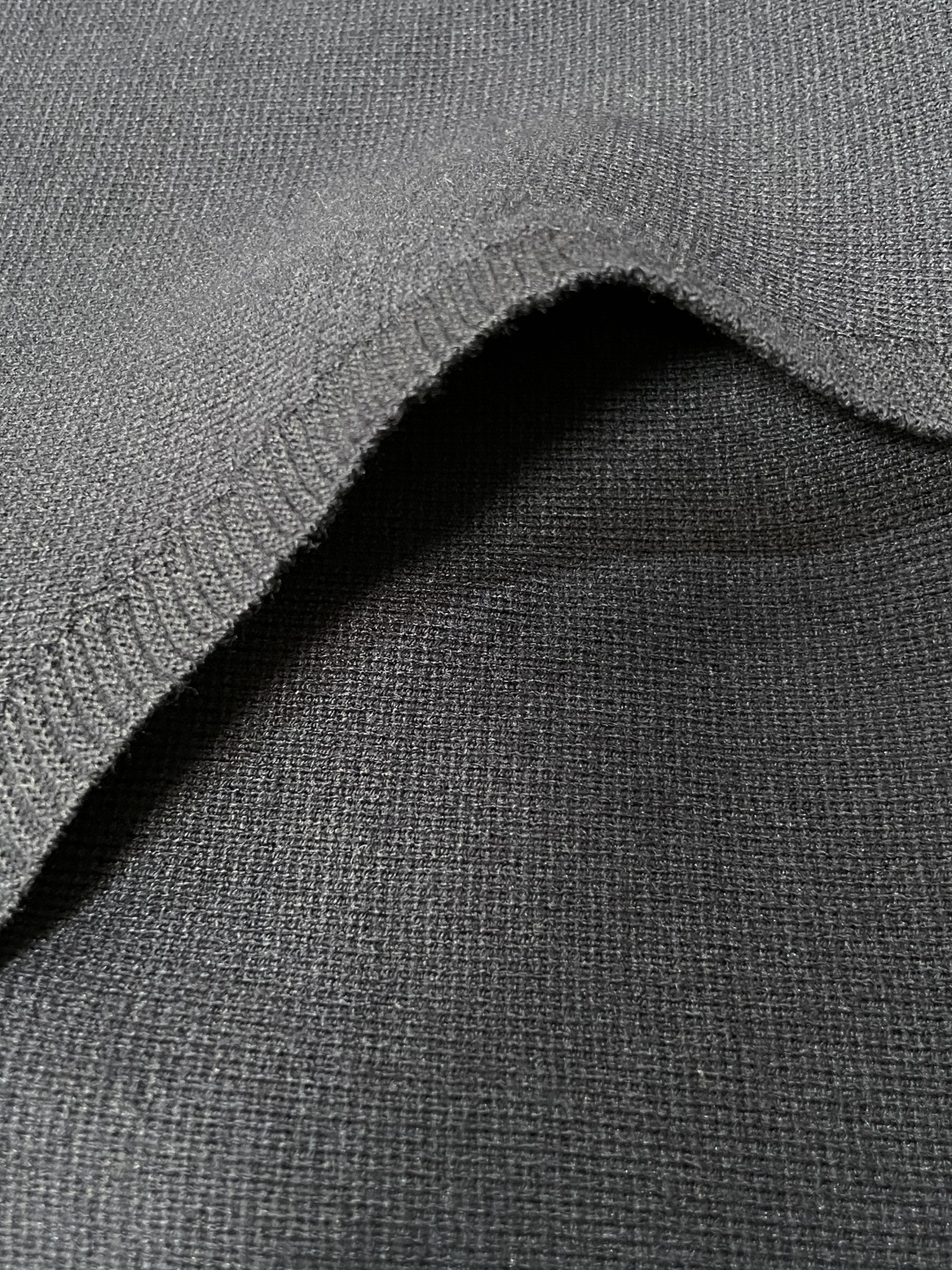 TB 新款开衫针织毛衣！经典永不过时！外观简洁干净，秋日可以单穿，深冬最为内搭！定制进口高支数羊毛混纺面