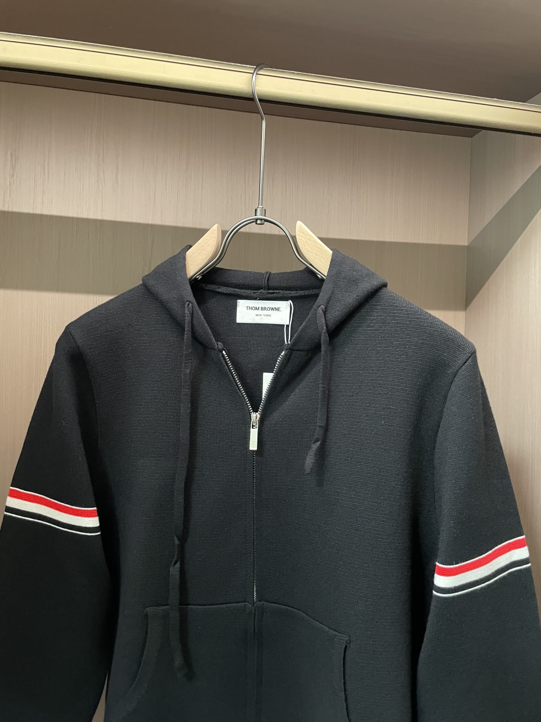 TB 新款开衫针织毛衣！经典永不过时！外观简洁干净，秋日可以单穿，深冬最为内搭！定制进口高支数羊毛混纺面