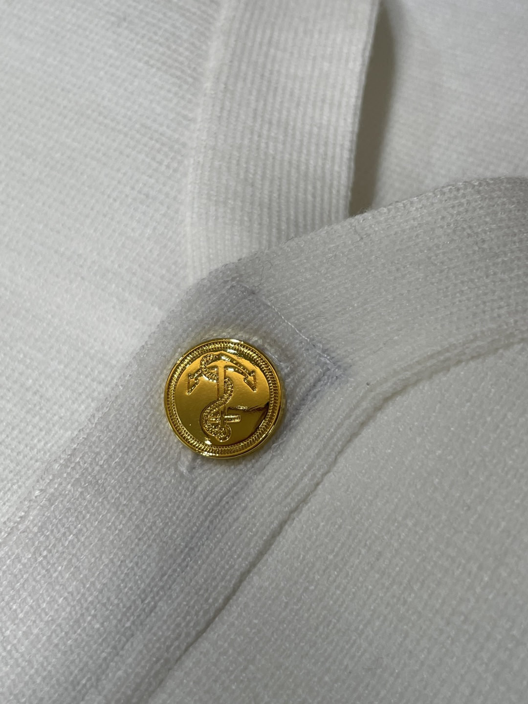 TB 新款开衫针织毛衣！经典永不过时！外观简洁干净，秋日可以单穿，深冬最为内搭！定制进口高支数羊毛混纺面