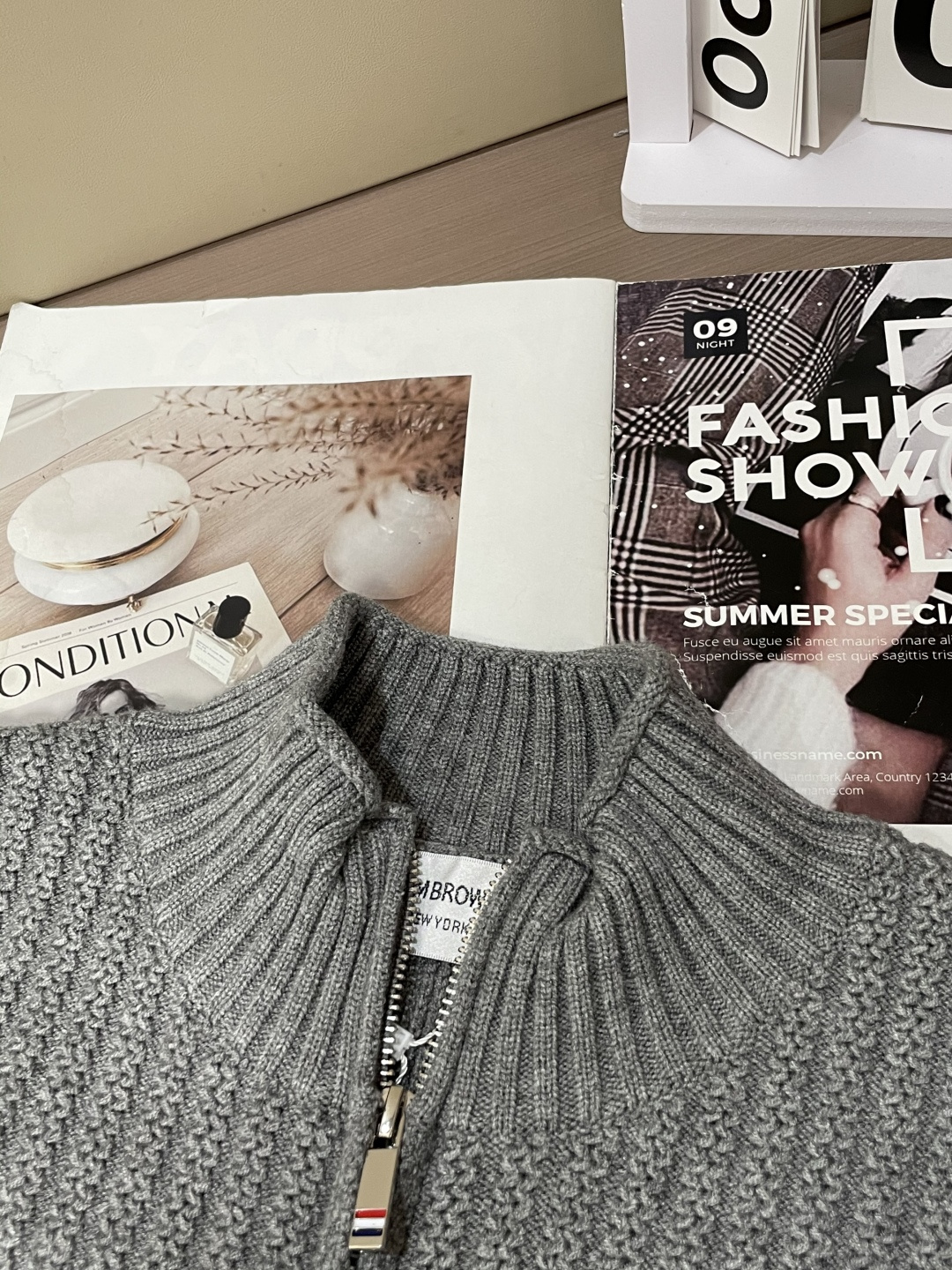 TB 新款针织毛衣！经典永不过时！外观简洁干净，秋日可以单穿，深冬最为内搭！定制进口高支数羊毛混纺面料，