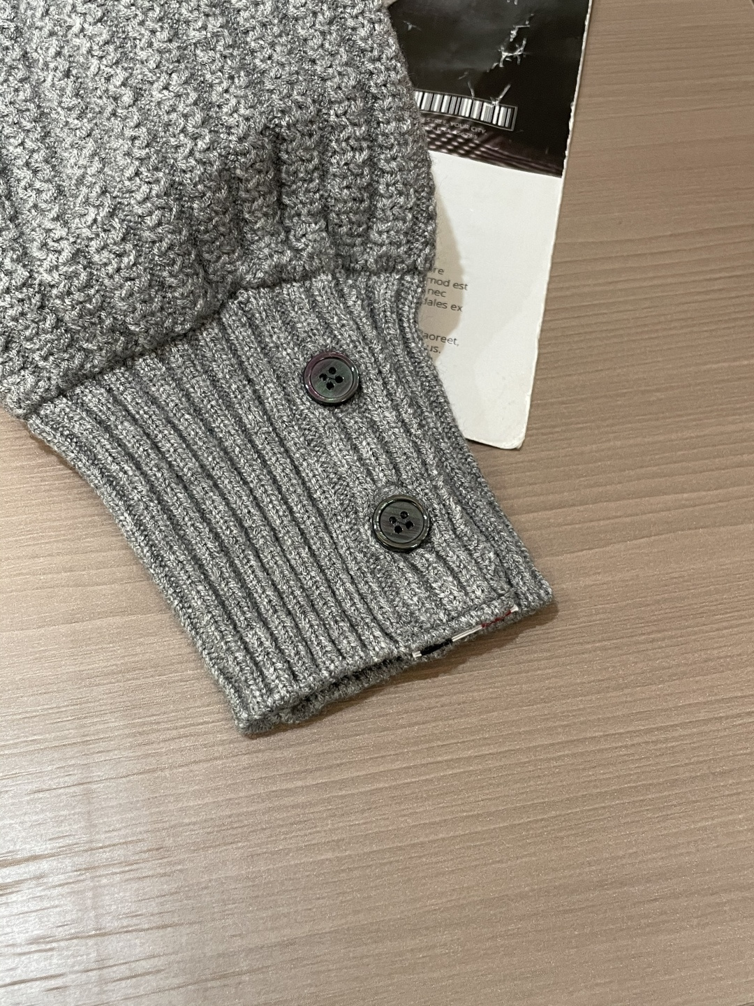 TB 新款针织毛衣！经典永不过时！外观简洁干净，秋日可以单穿，深冬最为内搭！定制进口高支数羊毛混纺面料，