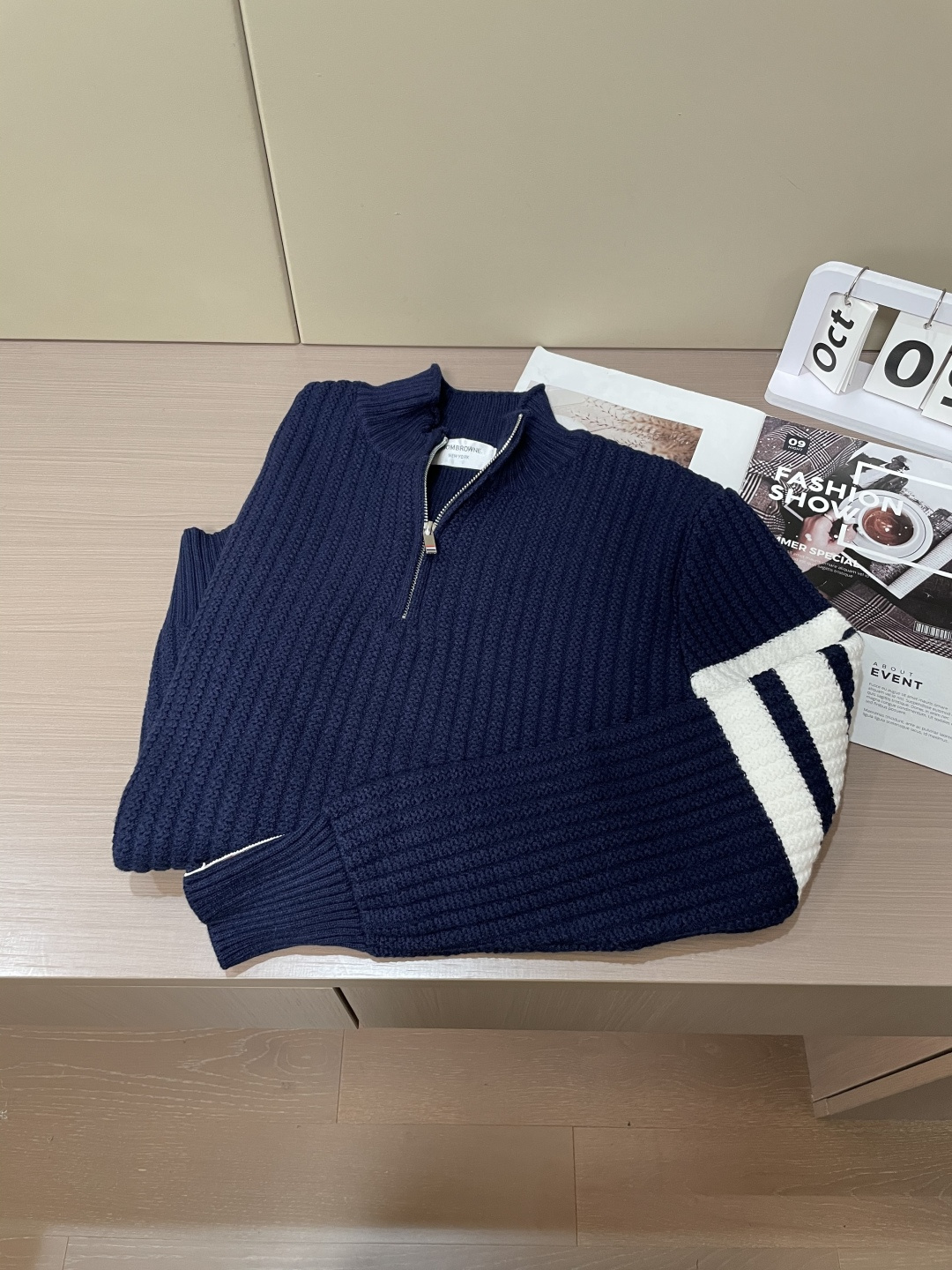 TB 新款针织毛衣！经典永不过时！外观简洁干净，秋日可以单穿，深冬最为内搭！定制进口高支数羊毛混纺面料，