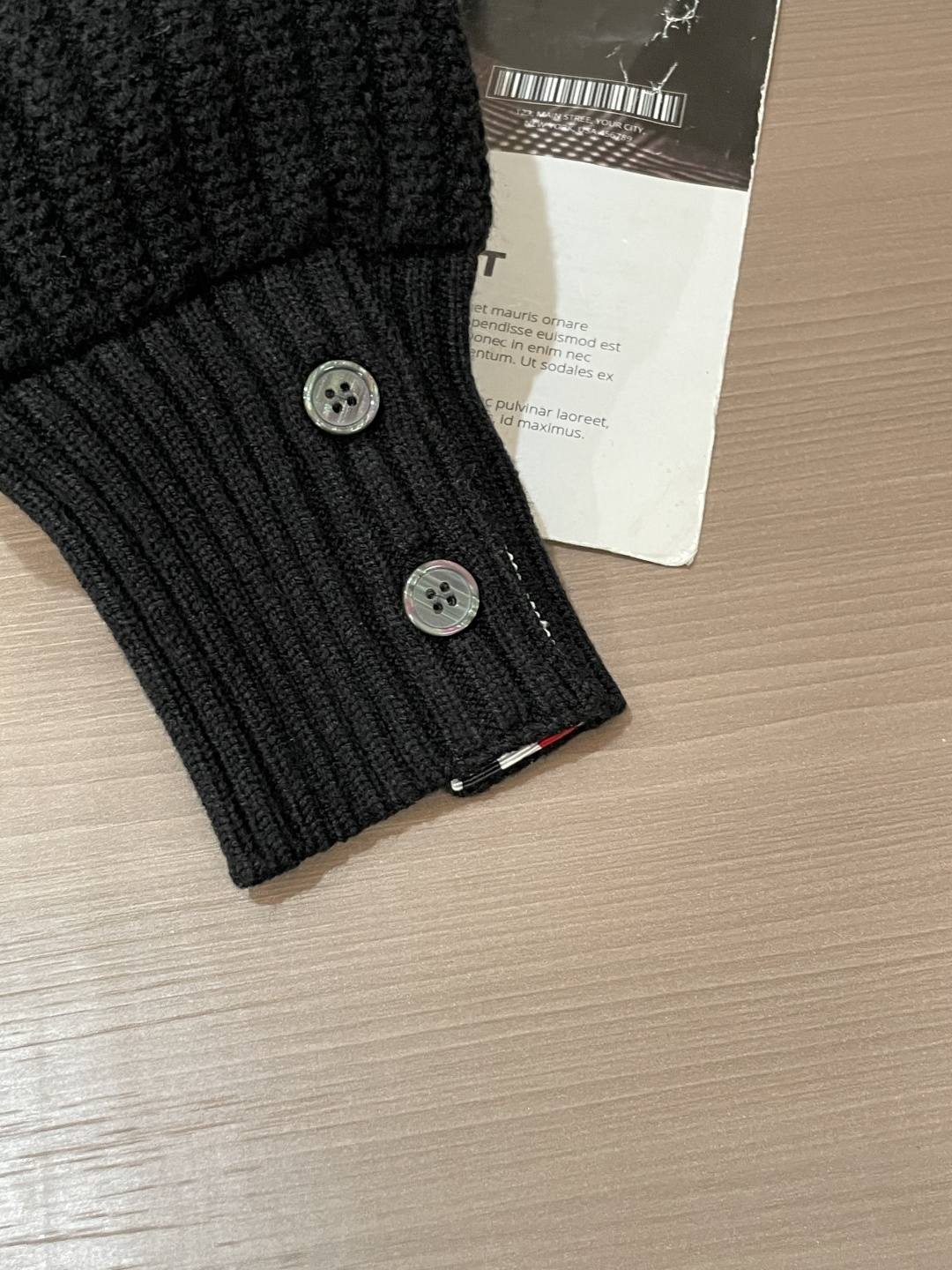 TB 新款针织毛衣！经典永不过时！外观简洁干净，秋日可以单穿，深冬最为内搭！定制进口高支数羊毛混纺面料，