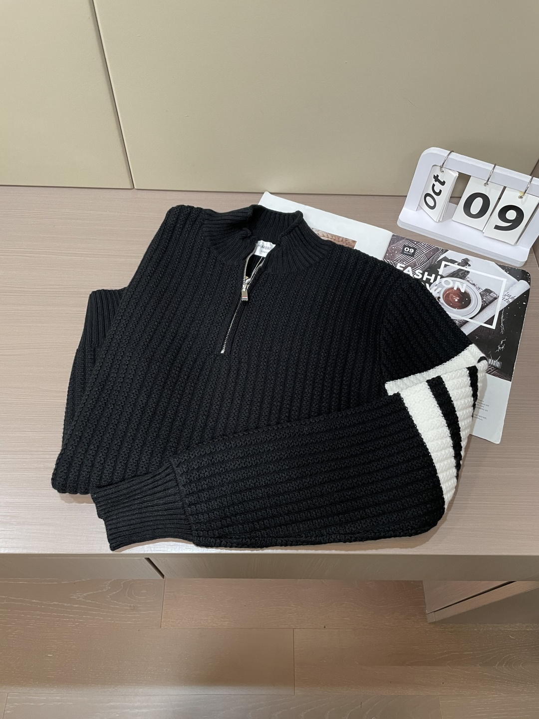 TB 新款针织毛衣！经典永不过时！外观简洁干净，秋日可以单穿，深冬最为内搭！定制进口高支数羊毛混纺面料，