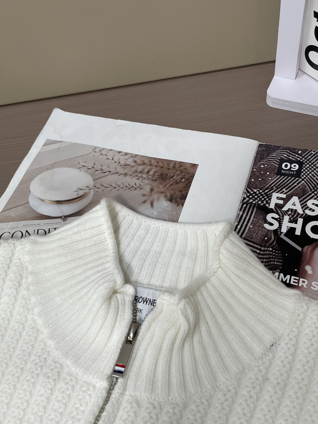 TB 新款针织毛衣！经典永不过时！外观简洁干净，秋日可以单穿，深冬最为内搭！定制进口高支数羊毛混纺面料，