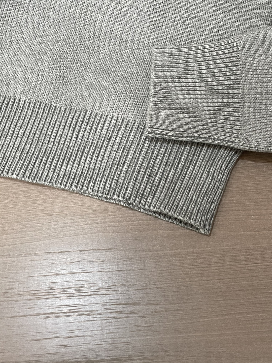 Bur 重磅推荐！2025aw秋冬新款 专柜同步 时尚经典针织衫 秋冬必备款 采用针织衫加厚毛衣，精致简