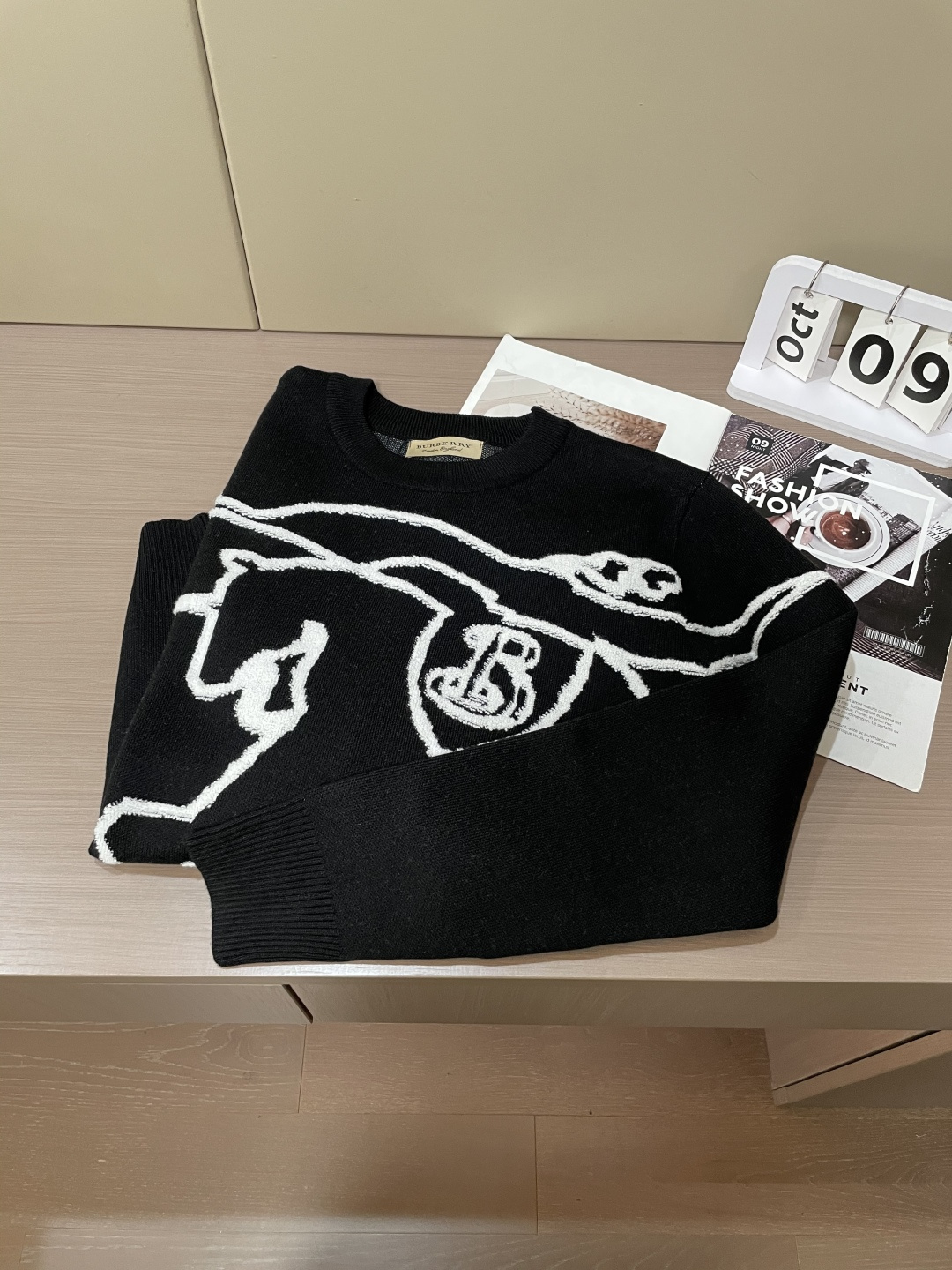 Bur 重磅推荐！2025aw秋冬新款 专柜同步 时尚经典针织衫 秋冬必备款 采用针织衫加厚毛衣，精致简
