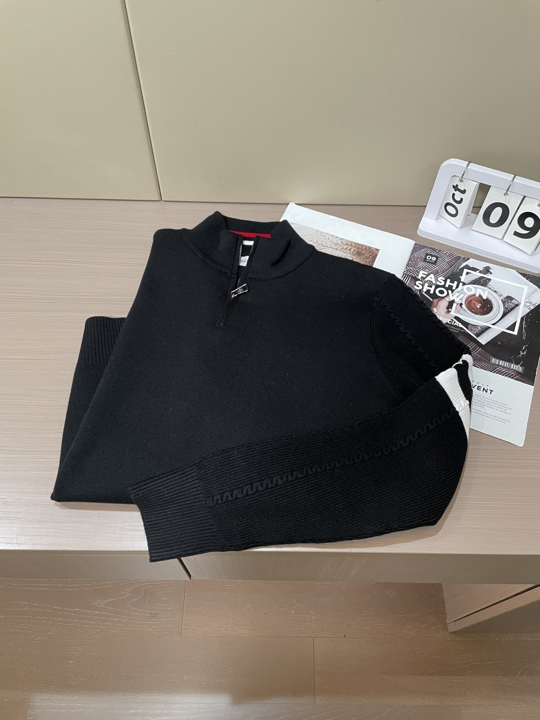 蒙口 新款针织毛衣！经典永不过时！外观简洁干净，秋日可以单穿，深冬最为内搭！定制进口高支数羊毛混纺面料，