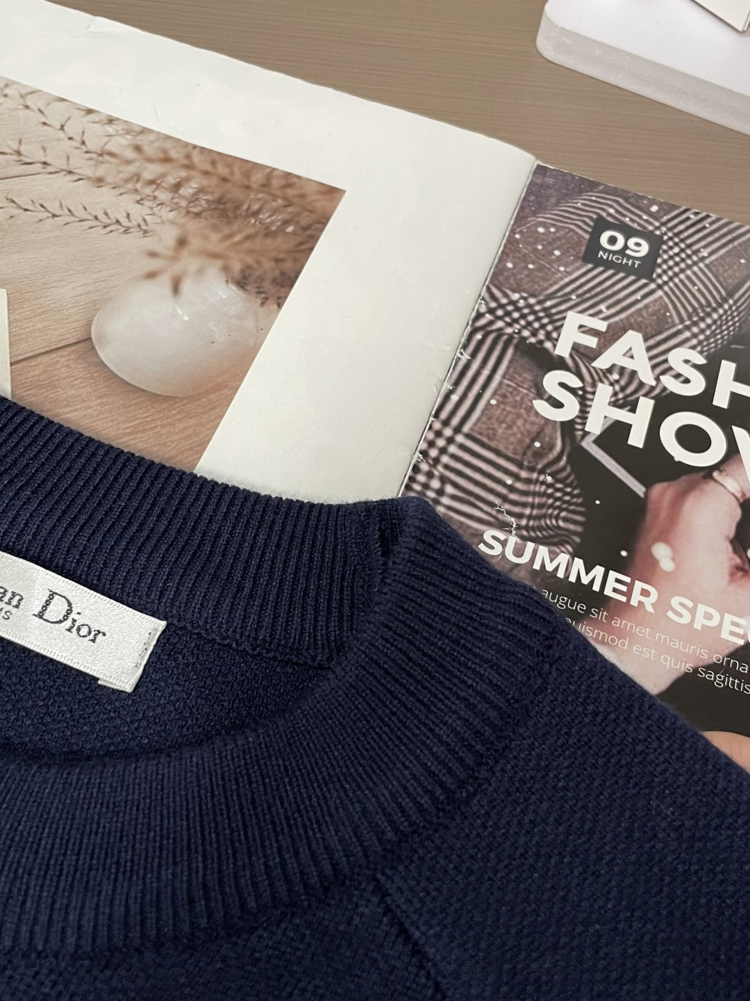 Dior 重磅推荐！2025aw秋冬新款 专柜同步 时尚经典针织衫 秋冬必备款 采用针织衫加厚毛衣，精致