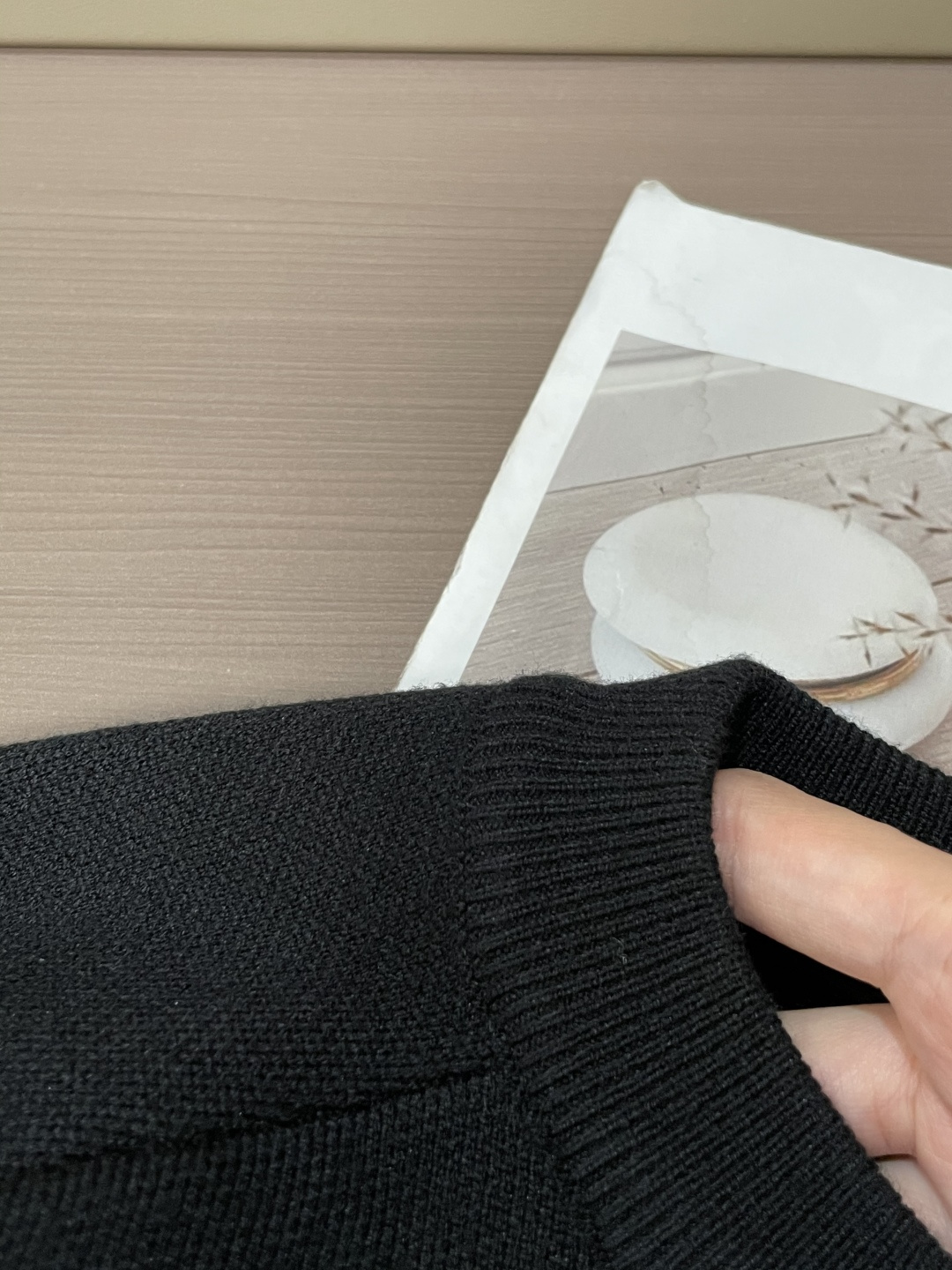 Dior 重磅推荐！2025aw秋冬新款 专柜同步 时尚经典针织衫 秋冬必备款 采用针织衫加厚毛衣，精致