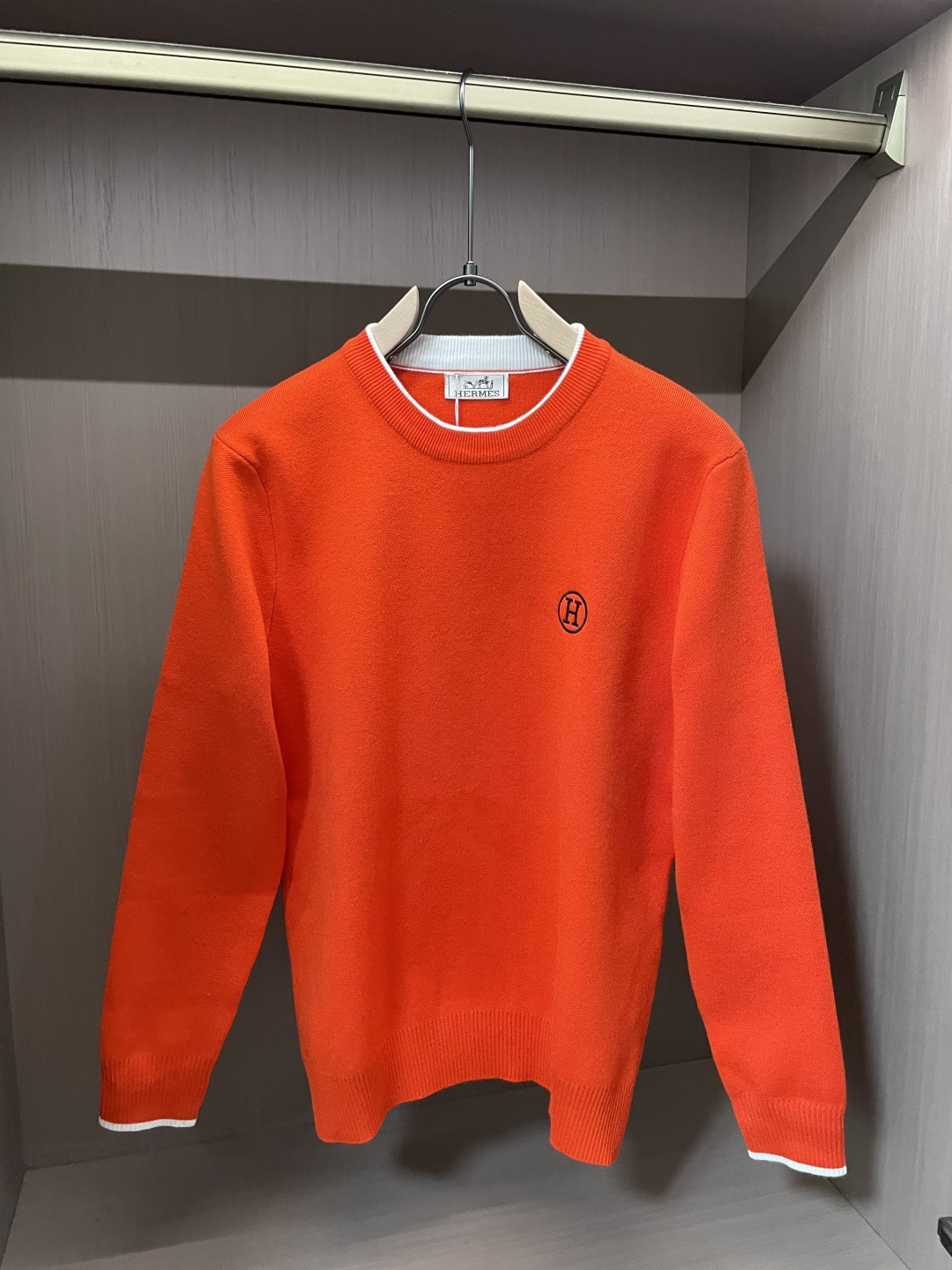 爱🐎仕 重磅推荐！2025aw秋冬新款 专柜同步 时尚经典针织衫 秋冬必备款 采用针织衫加厚毛衣，精致简