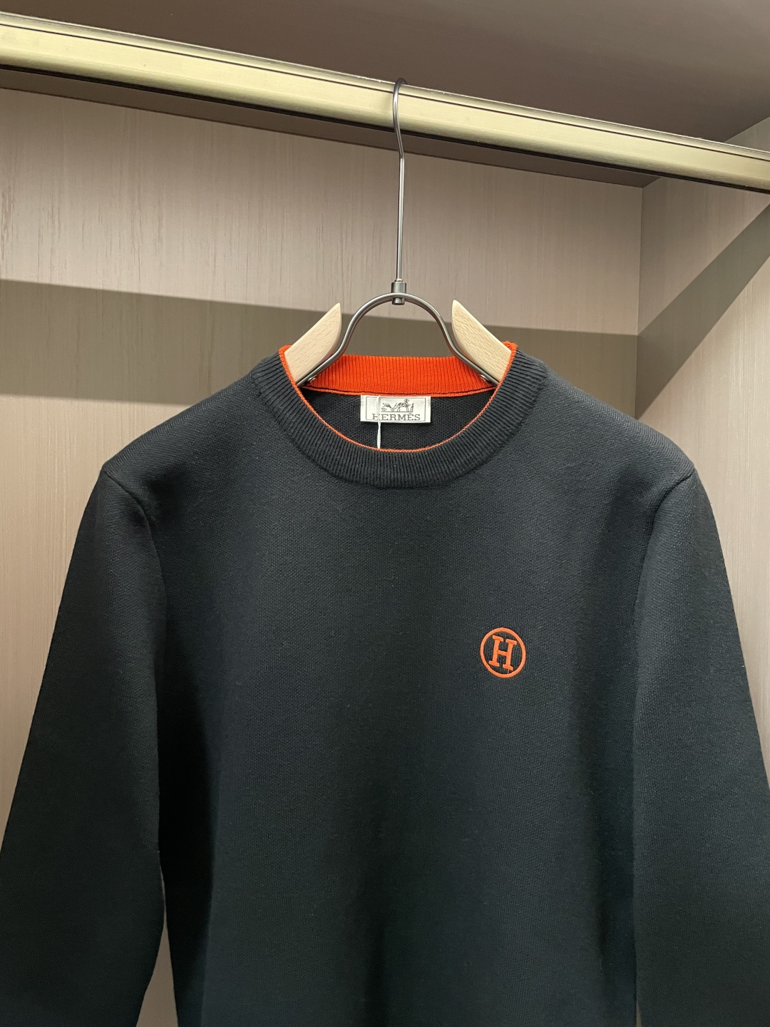 爱🐎仕 重磅推荐！2025aw秋冬新款 专柜同步 时尚经典针织衫 秋冬必备款 采用针织衫加厚毛衣，精致简