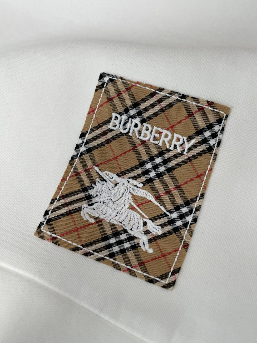 Bur 圆领套头卫衣；经典套头男女同款，简约大气系列单品，低调奢华大气百搭款！卫衣选用客供100%高克重