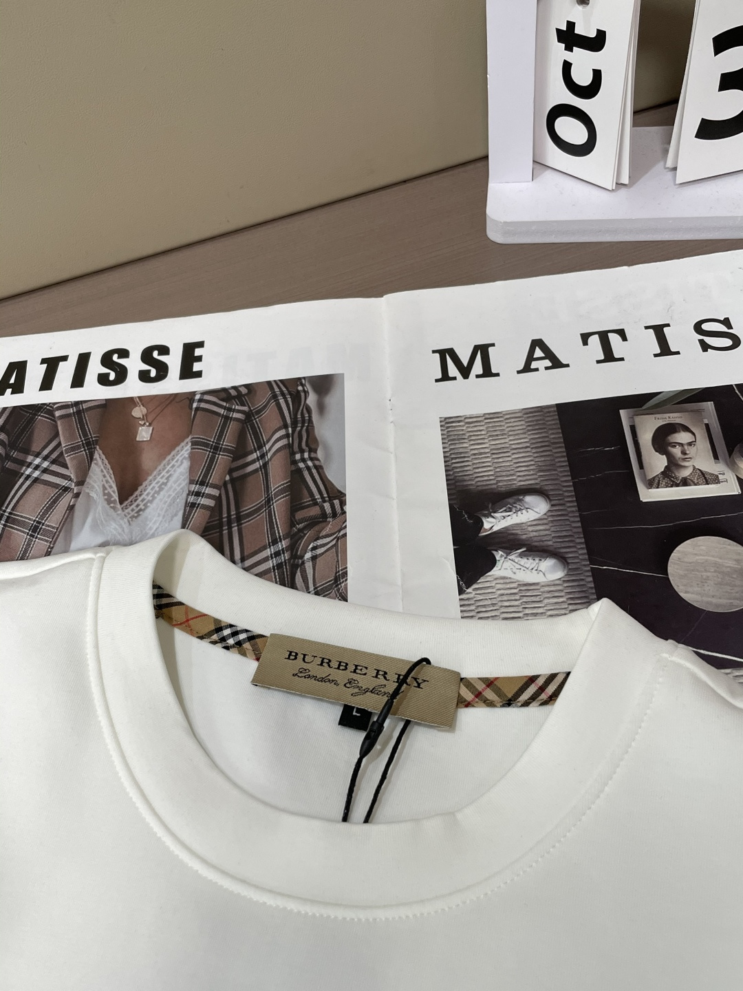 Bur 圆领套头卫衣；经典套头男女同款，简约大气系列单品，低调奢华大气百搭款！卫衣选用客供100%高克重