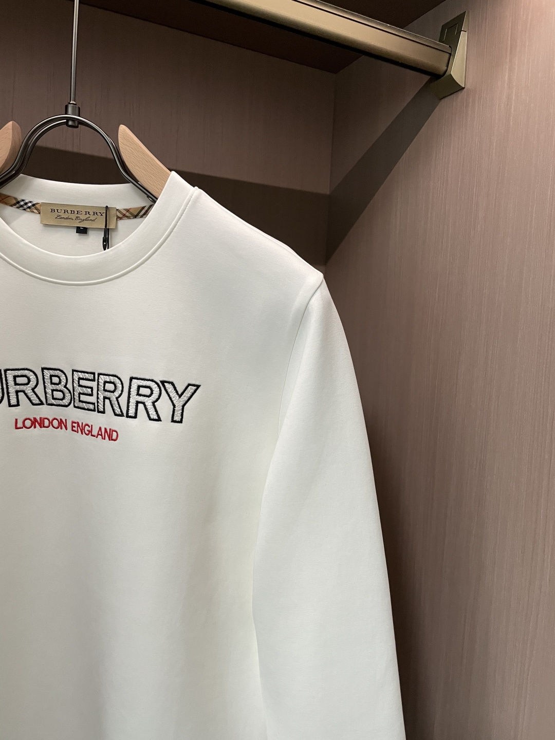 Bur 圆领套头卫衣；经典套头男女同款，简约大气系列单品，低调奢华大气百搭款！卫衣选用客供100%高克重