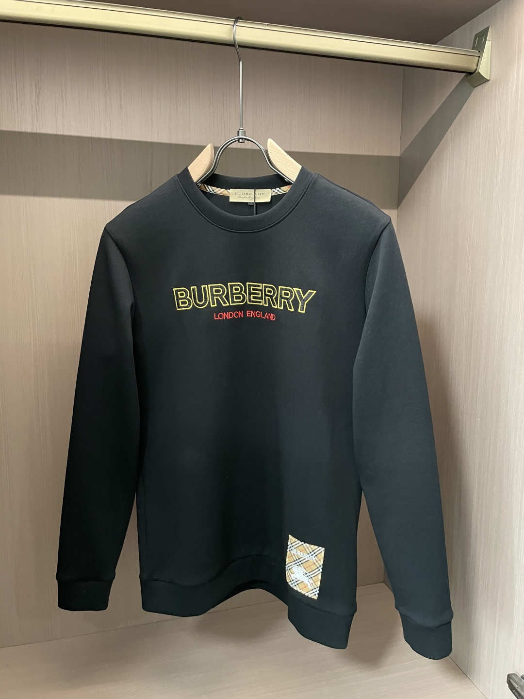 Bur 圆领套头卫衣；经典套头男女同款，简约大气系列单品，低调奢华大气百搭款！卫衣选用客供100%高克重