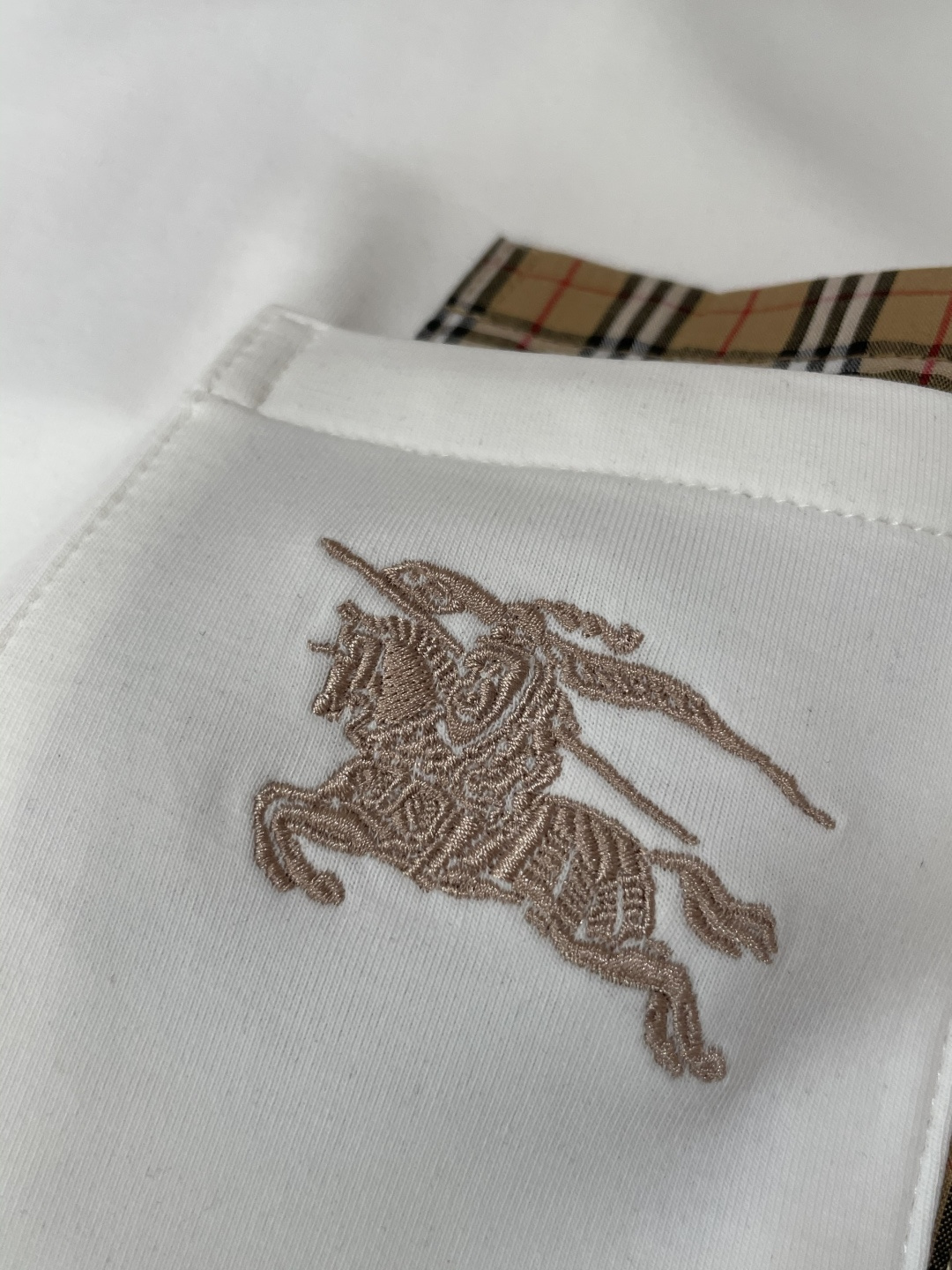 Bur 圆领套头卫衣；经典套头男女同款，简约大气系列单品，低调奢华大气百搭款！卫衣选用客供100%高克重