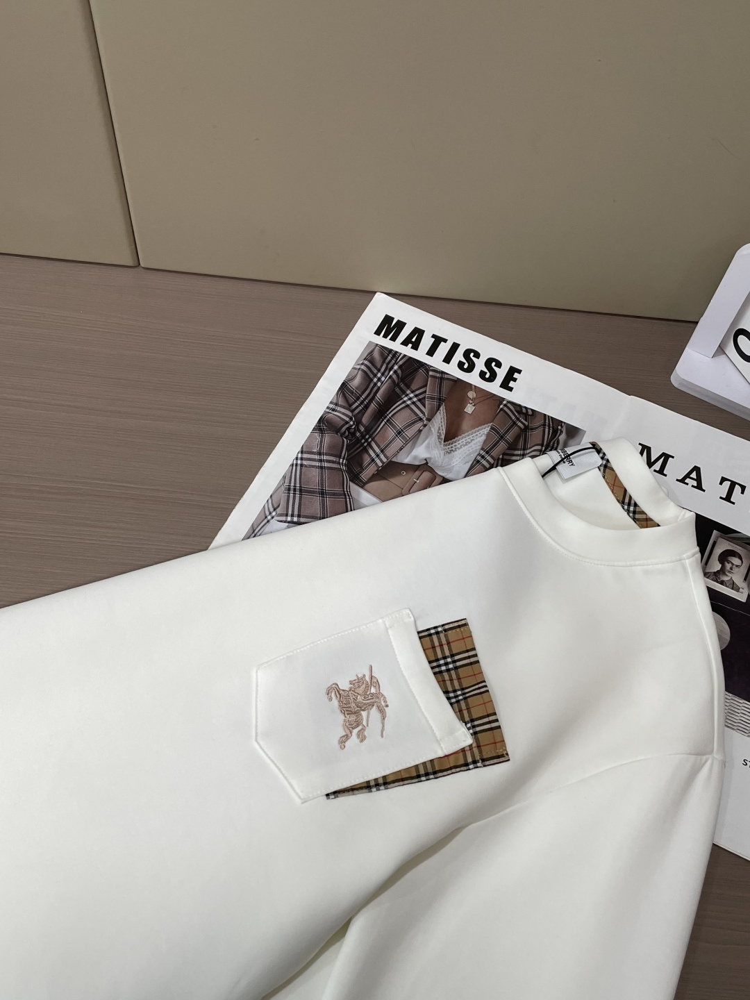 Bur 圆领套头卫衣；经典套头男女同款，简约大气系列单品，低调奢华大气百搭款！卫衣选用客供100%高克重