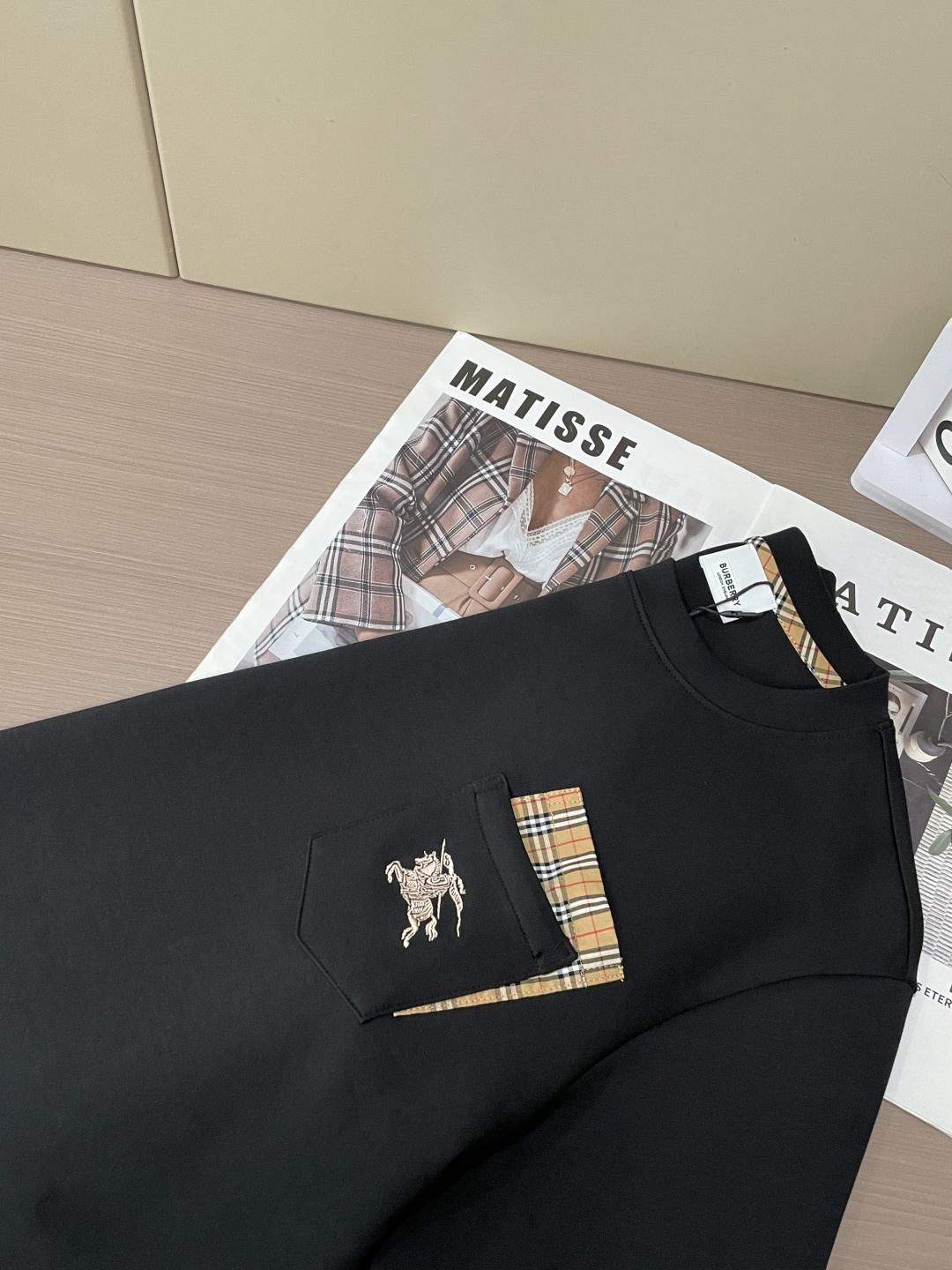 Bur 圆领套头卫衣；经典套头男女同款，简约大气系列单品，低调奢华大气百搭款！卫衣选用客供100%高克重