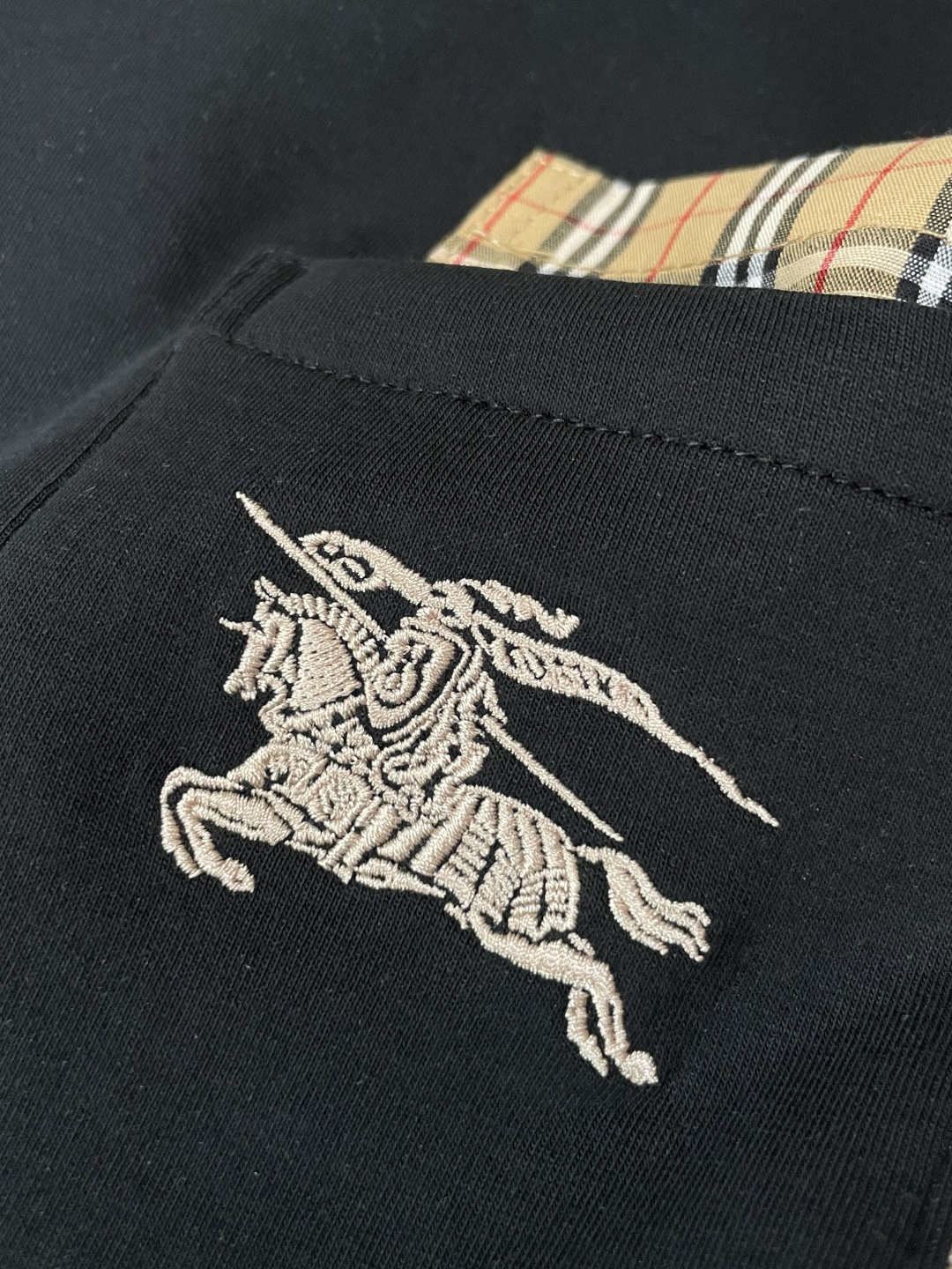 Bur 圆领套头卫衣；经典套头男女同款，简约大气系列单品，低调奢华大气百搭款！卫衣选用客供100%高克重