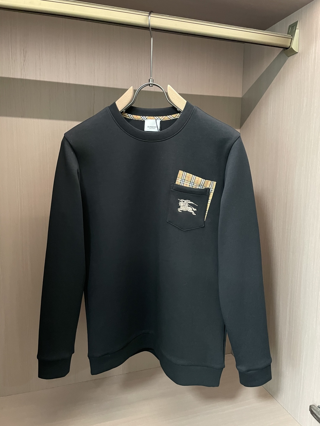 Bur 圆领套头卫衣；经典套头男女同款，简约大气系列单品，低调奢华大气百搭款！卫衣选用客供100%高克重