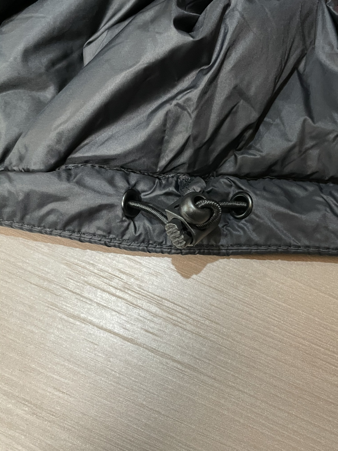 KAILAS（凯乐石）轻户外羽绒立领夹克 秋冬多场景款浅灰清透配色，视觉清爽不沉闷，轻徒步、城市通勤双场