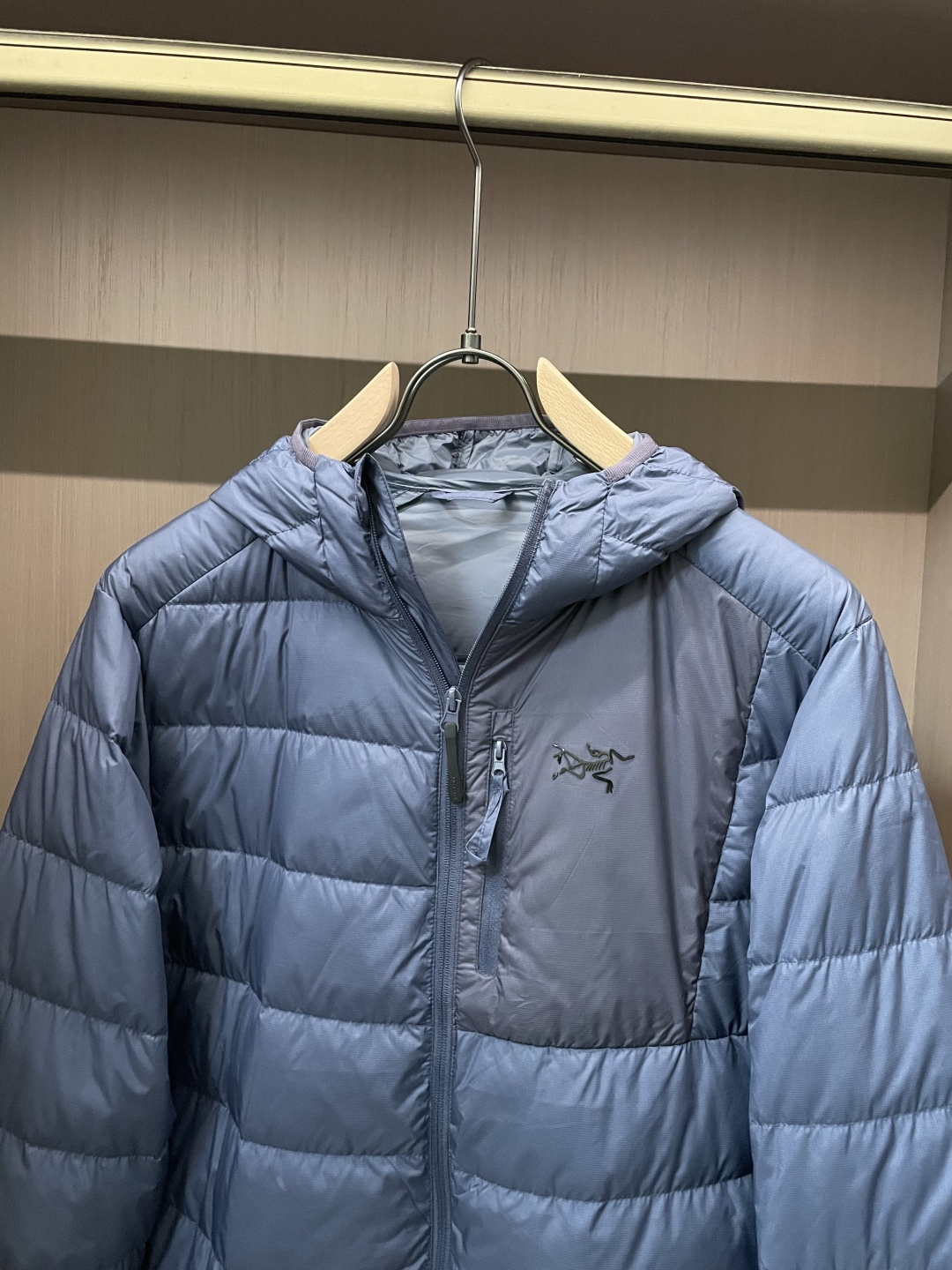 Arc'teryx（始祖鸟）Cerium系列轻量连帽羽绒服 轻暖多场景款Cerium系列是始祖鸟主打“轻