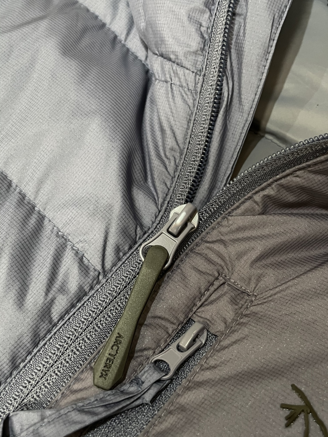 Arc'teryx（始祖鸟）Cerium系列轻量连帽羽绒服 轻暖多场景款Cerium系列是始祖鸟主打“轻