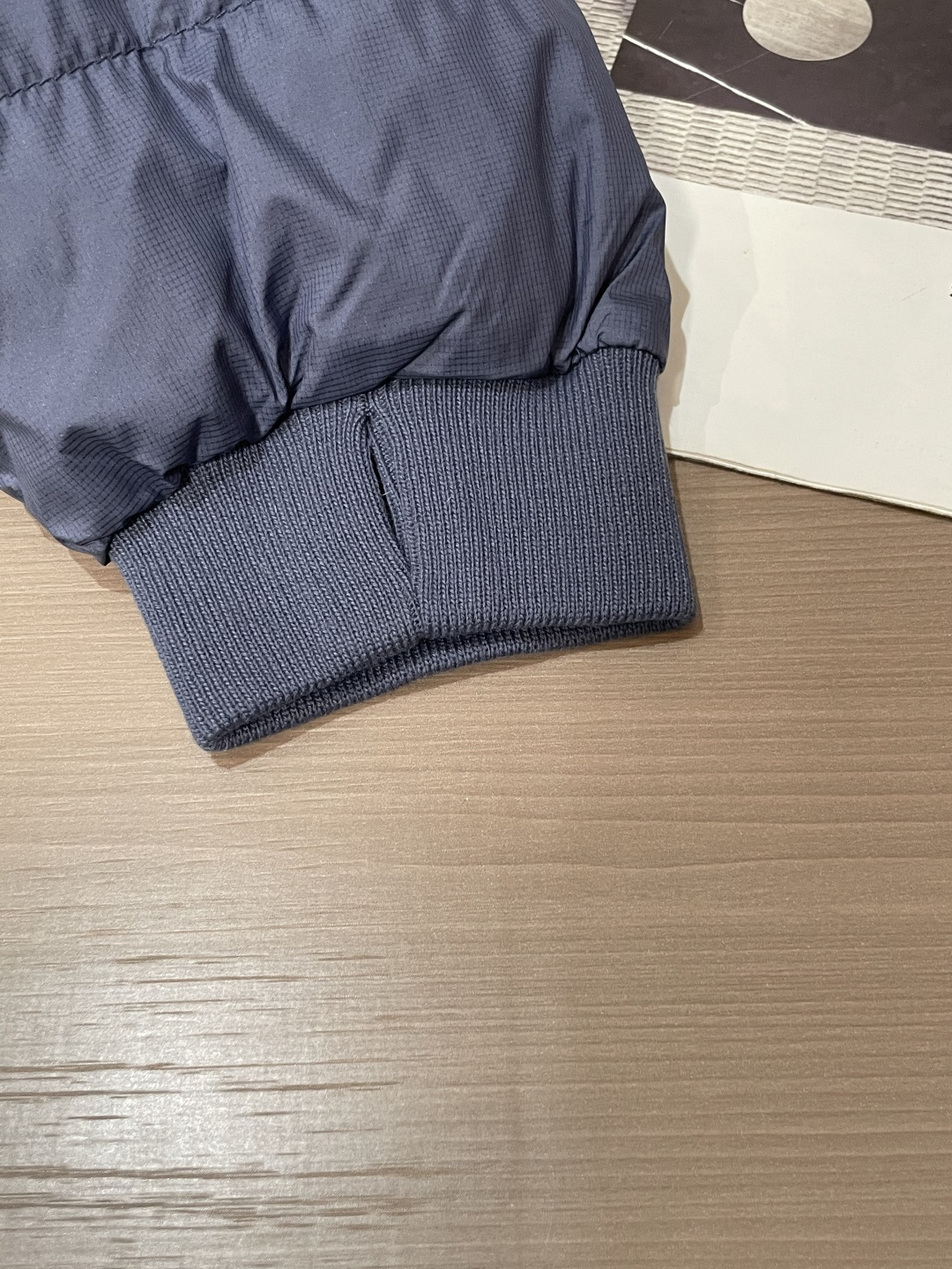 Arc'teryx（始祖鸟）Cerium系列轻量连帽羽绒服 轻暖多场景款Cerium系列是始祖鸟主打“轻