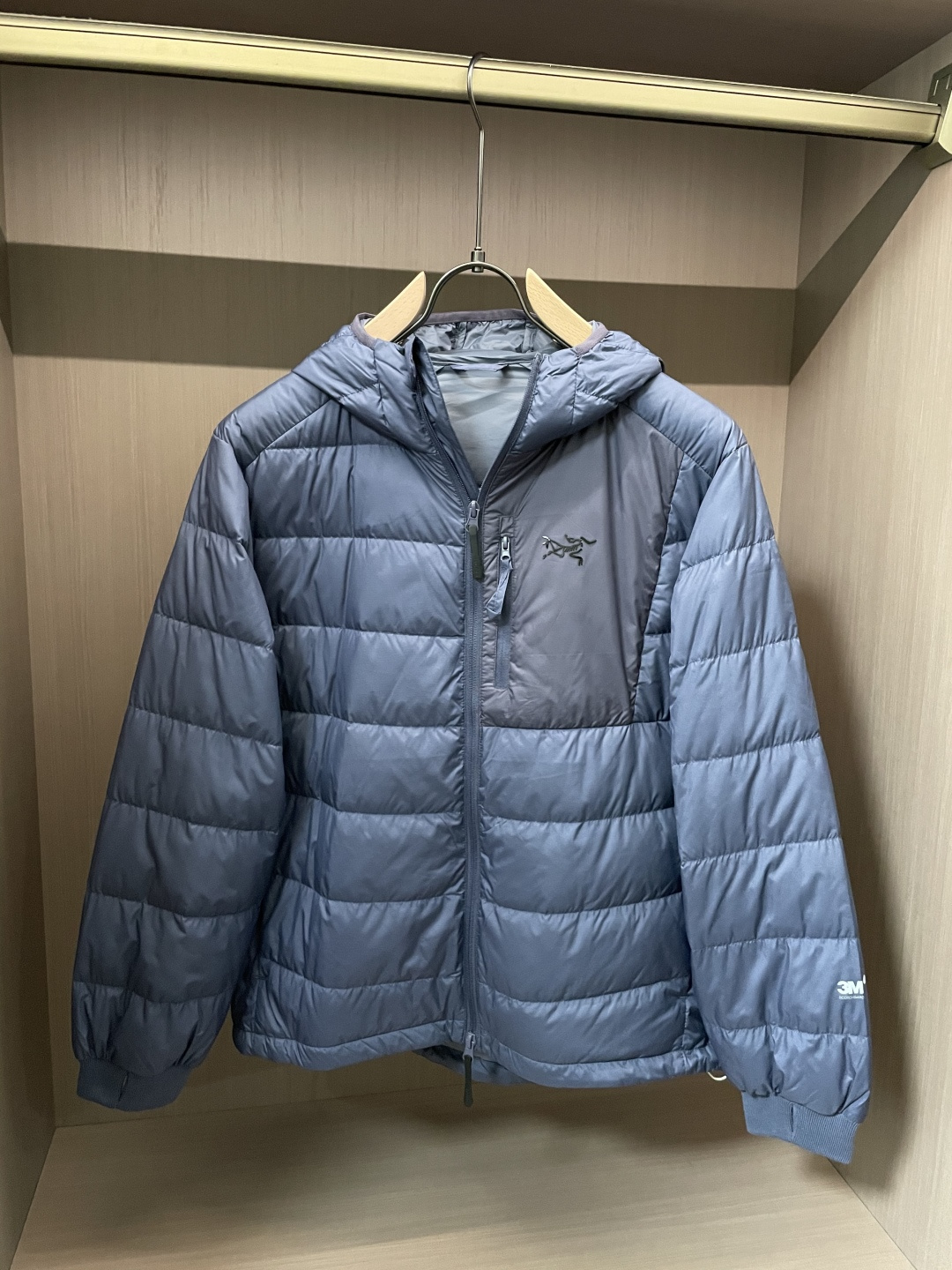 Arc'teryx（始祖鸟）Cerium系列轻量连帽羽绒服 轻暖多场景款Cerium系列是始祖鸟主打“轻