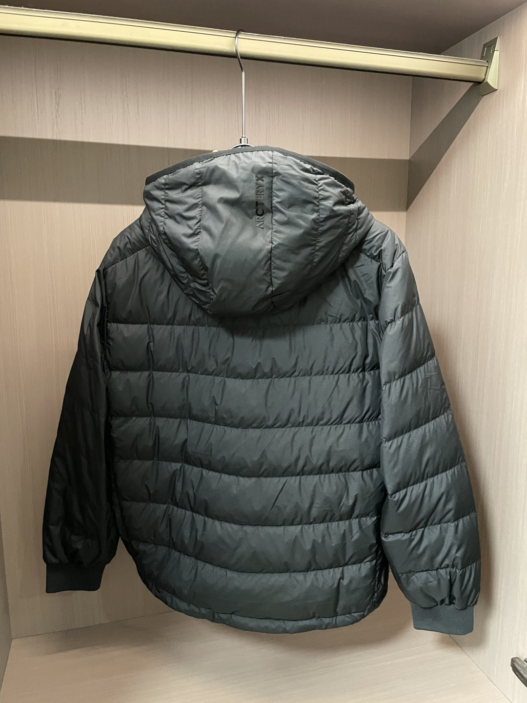 Arc'teryx（始祖鸟）Cerium系列轻量连帽羽绒服 轻暖多场景款Cerium系列是始祖鸟主打“轻