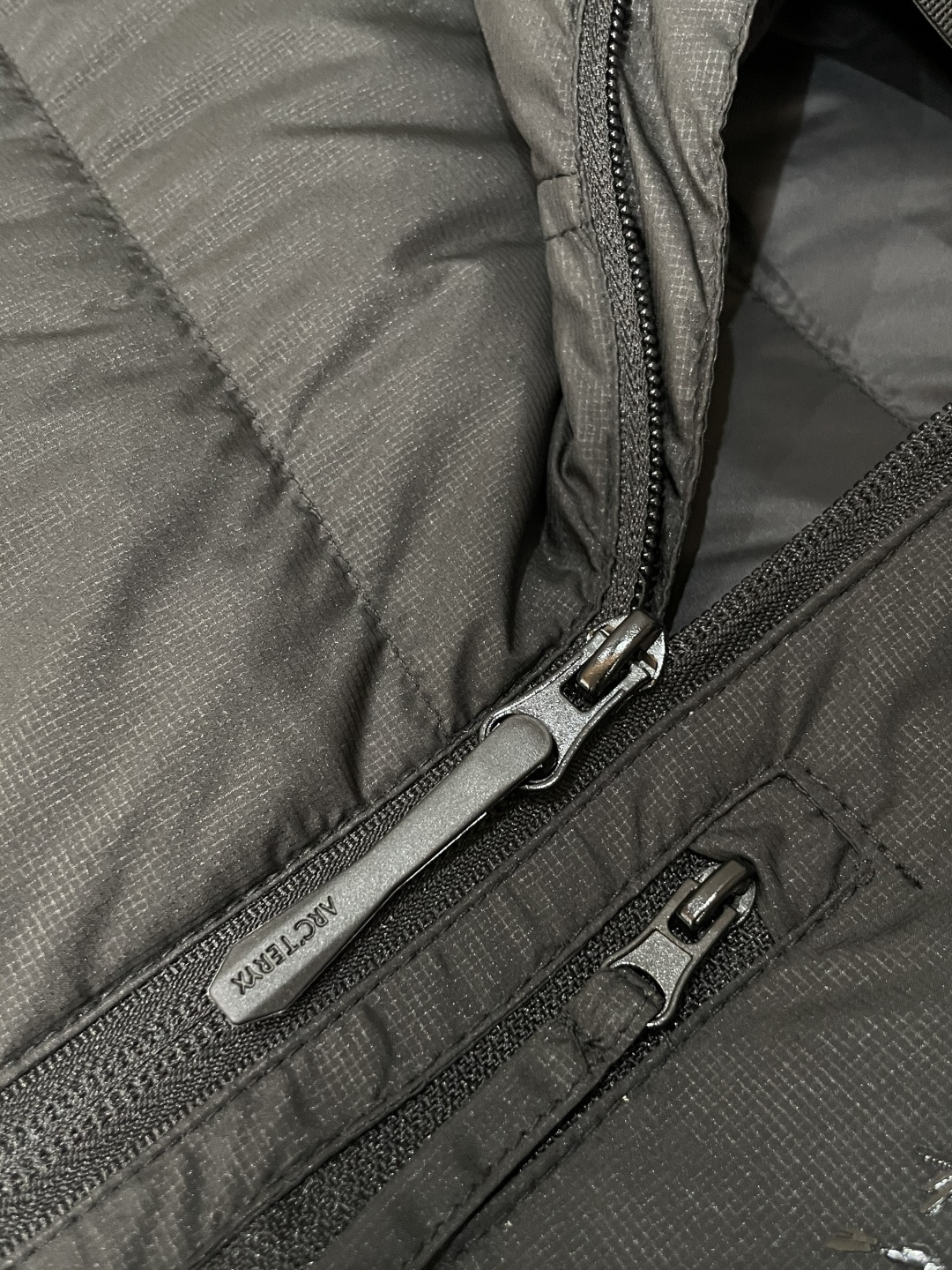 Arc'teryx（始祖鸟）Cerium系列轻量连帽羽绒服 轻暖多场景款Cerium系列是始祖鸟主打“轻