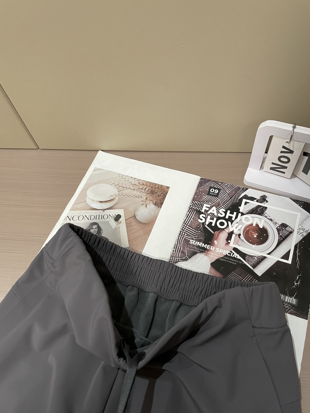 DESCENTE（迪桑特）日常运动支线加绒休闲裤 冬日贴肤利落款这是迪桑特把运动舒适感落地日常的加绒裤：