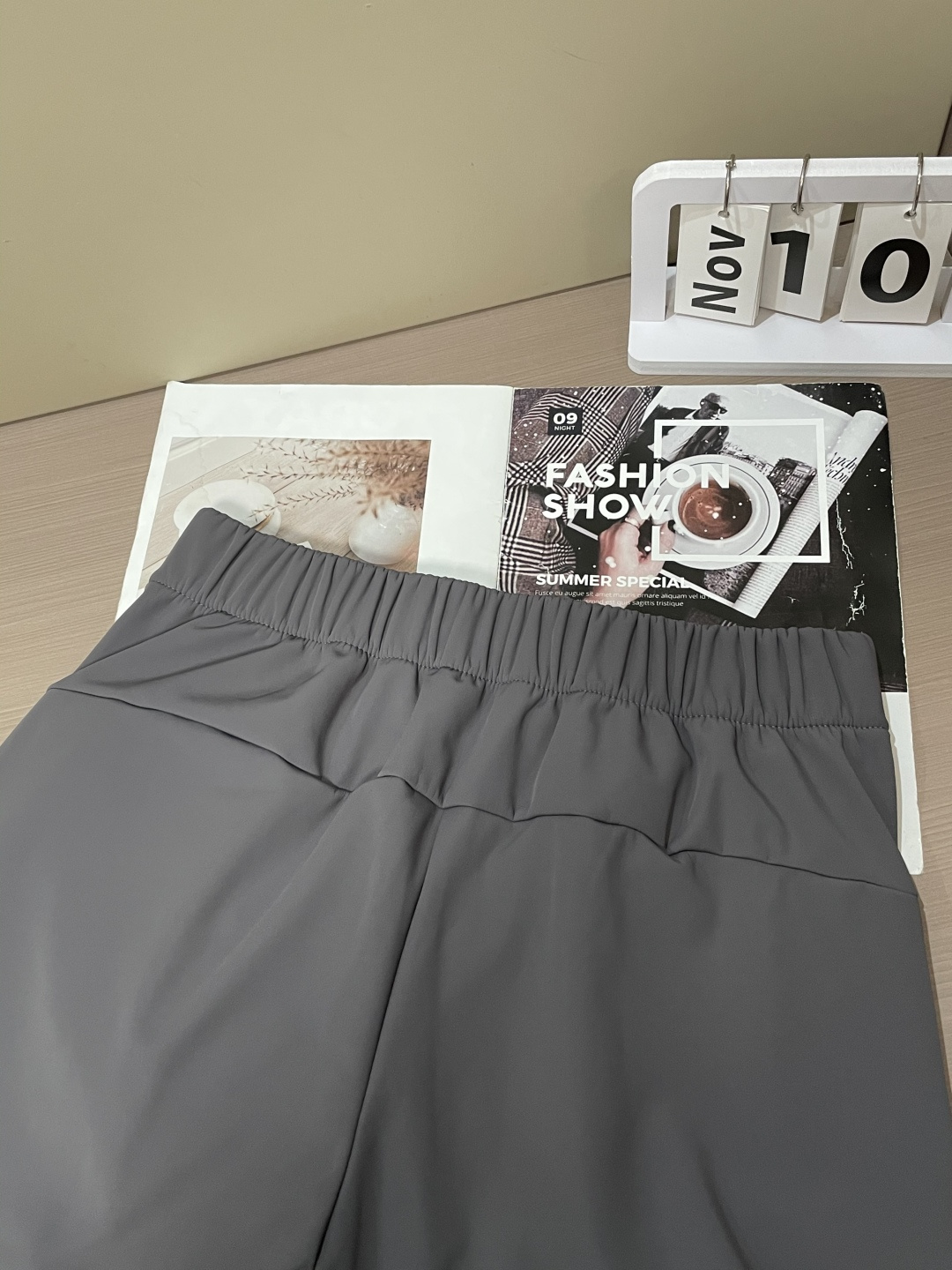 DESCENTE（迪桑特）日常运动支线加绒休闲裤 冬日贴肤利落款这是迪桑特把运动舒适感落地日常的加绒裤：