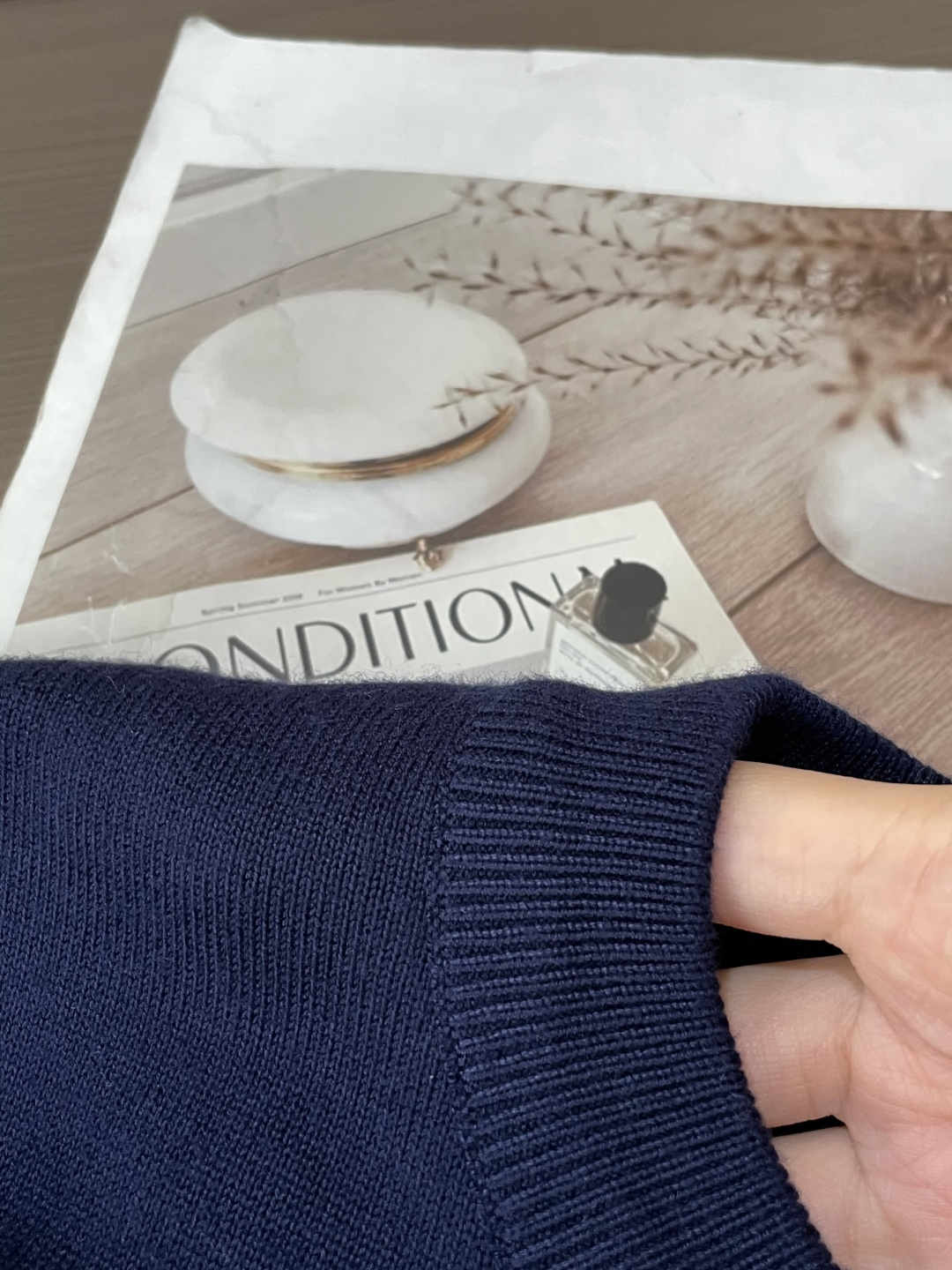 拉夫劳伦 2025秋冬 高级定制 都市风十足 经典简约大气圆领打底针织毛衣。 采用进口羊毛混纺面料 柔软