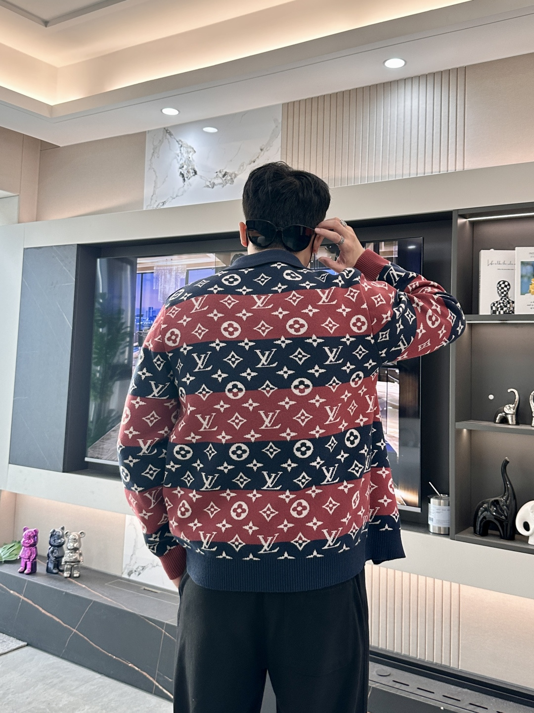 Dior 爆款 2025秋冬 高级定制 都市风十足 加厚款开衫毛衣。 采用进口羊毛混纺面料 柔软细腻 男