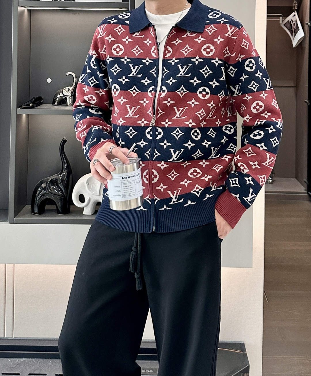 Dior 爆款 2025秋冬 高级定制 都市风十足 加厚款开衫毛衣。 采用进口羊毛混纺面料 柔软细腻 男