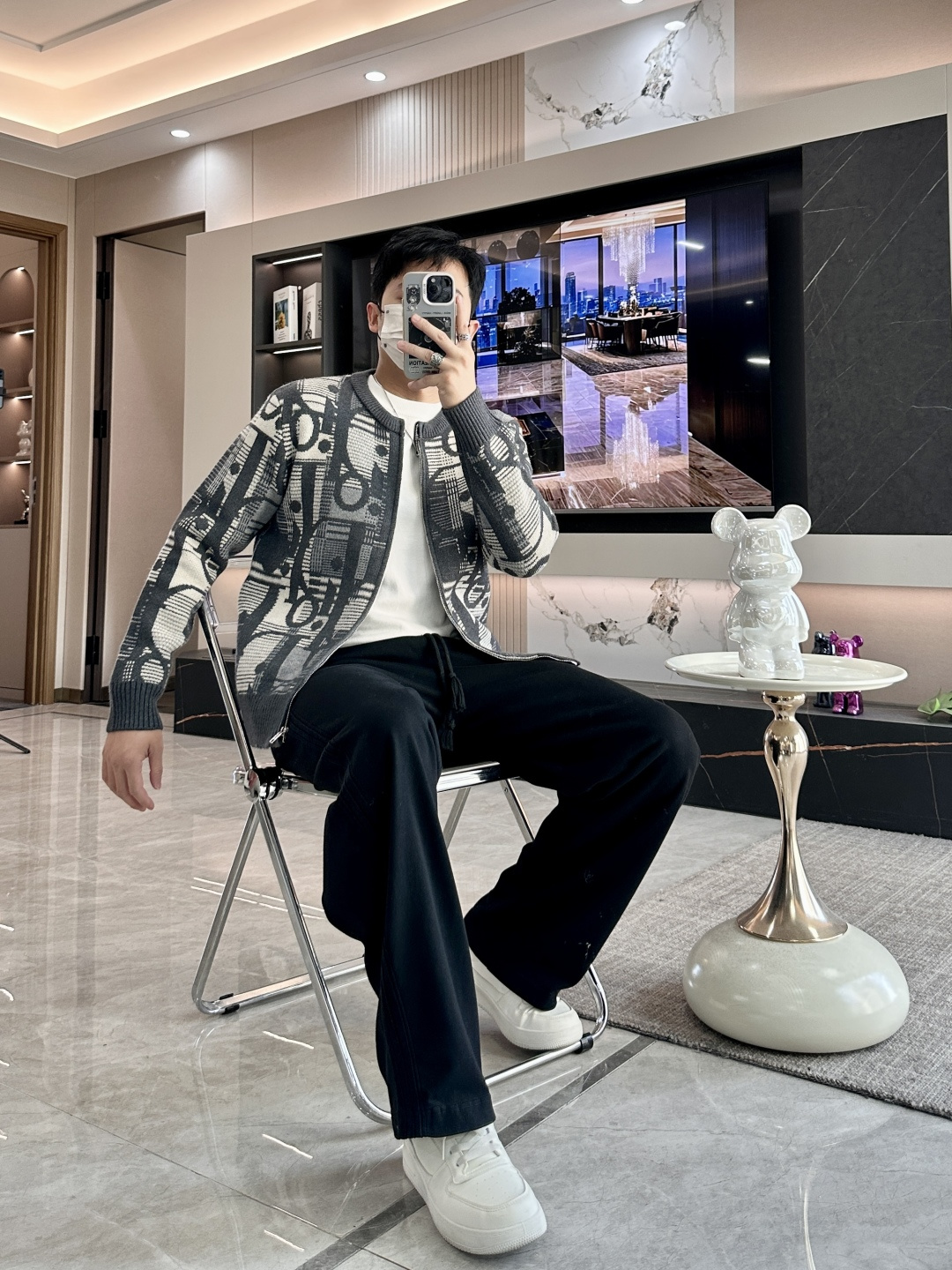 Dior 爆款 2025秋冬 高级定制 都市风十足 加厚款开衫毛衣。 采用进口羊毛混纺面料 柔软细腻 男