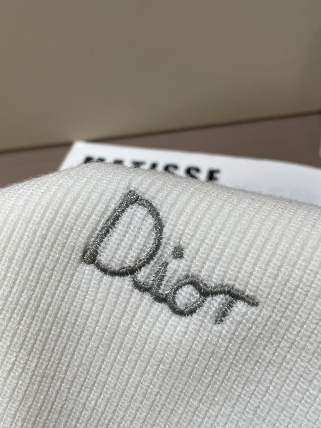 Dior 爆款 2025秋冬 高级定制 都市风十足 加厚款开衫毛衣。 采用进口羊毛混纺面料 柔软细腻 男