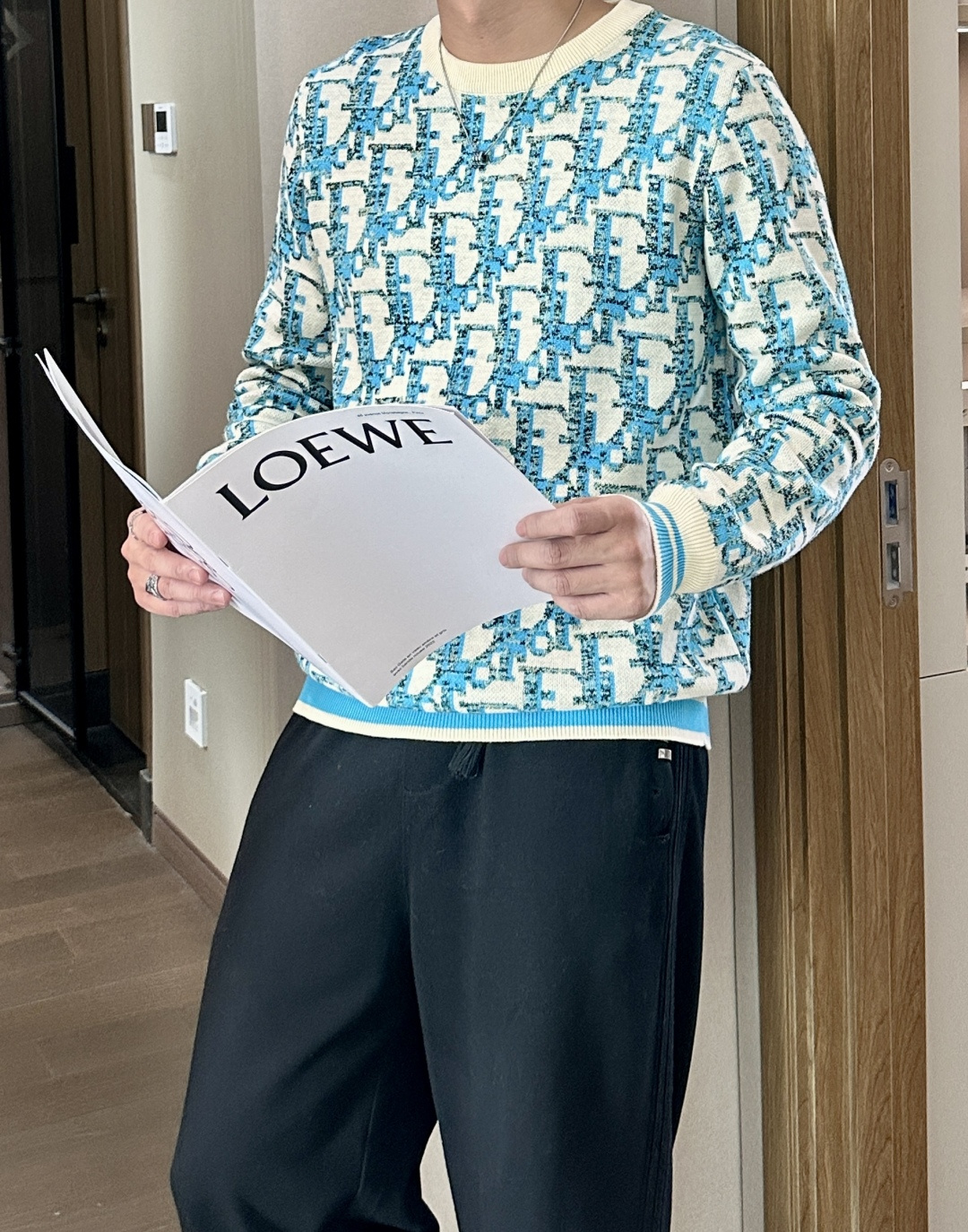 Dior 重磅推荐！2025aw秋冬新款 专柜同步 时尚经典针织衫 秋冬必备款 采用针织衫加厚毛衣，精致