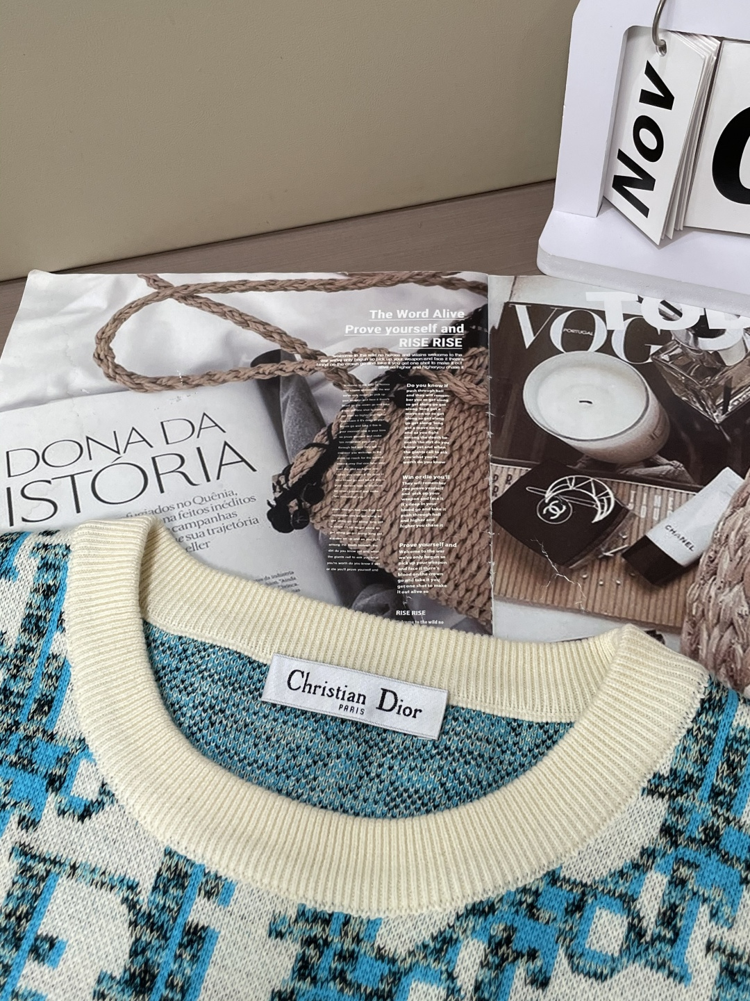 Dior 重磅推荐！2025aw秋冬新款 专柜同步 时尚经典针织衫 秋冬必备款 采用针织衫加厚毛衣，精致