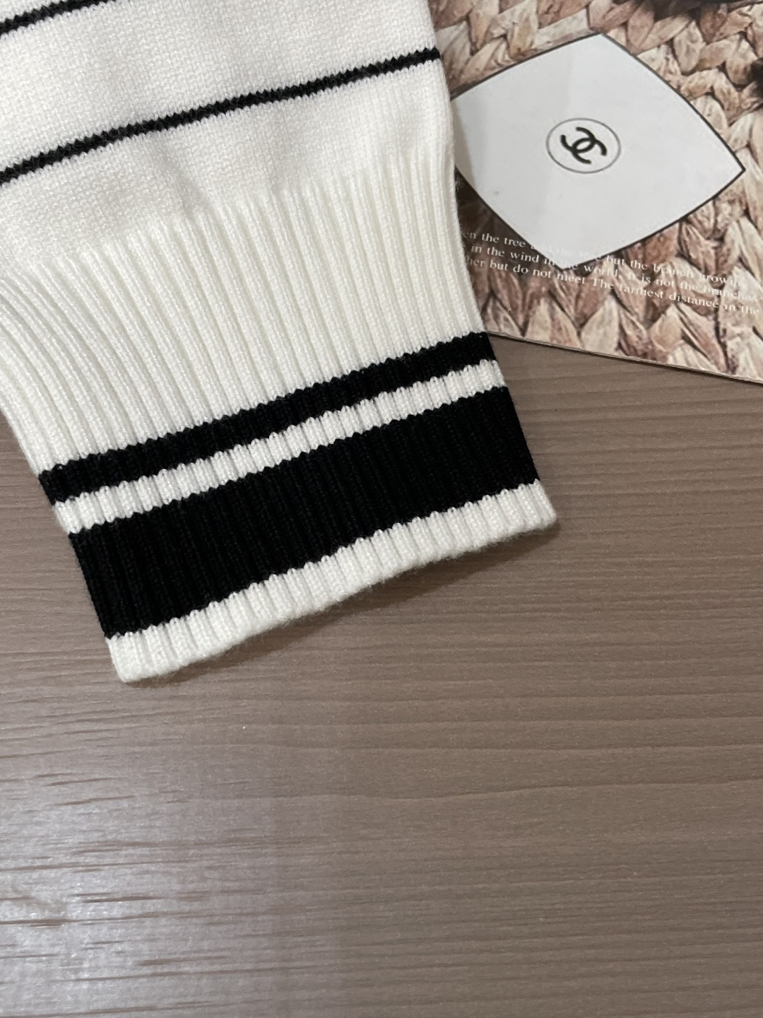 Gucc 重磅推荐！2025aw秋冬新款 专柜同步 时尚经典针织衫 秋冬必备款 采用针织衫加厚毛衣，精致