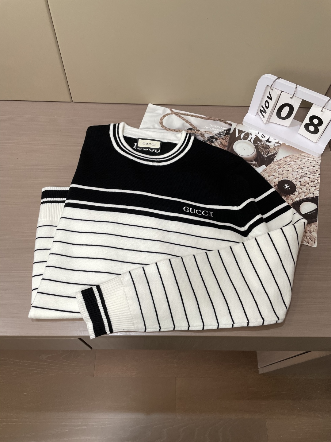 Gucc 重磅推荐！2025aw秋冬新款 专柜同步 时尚经典针织衫 秋冬必备款 采用针织衫加厚毛衣，精致