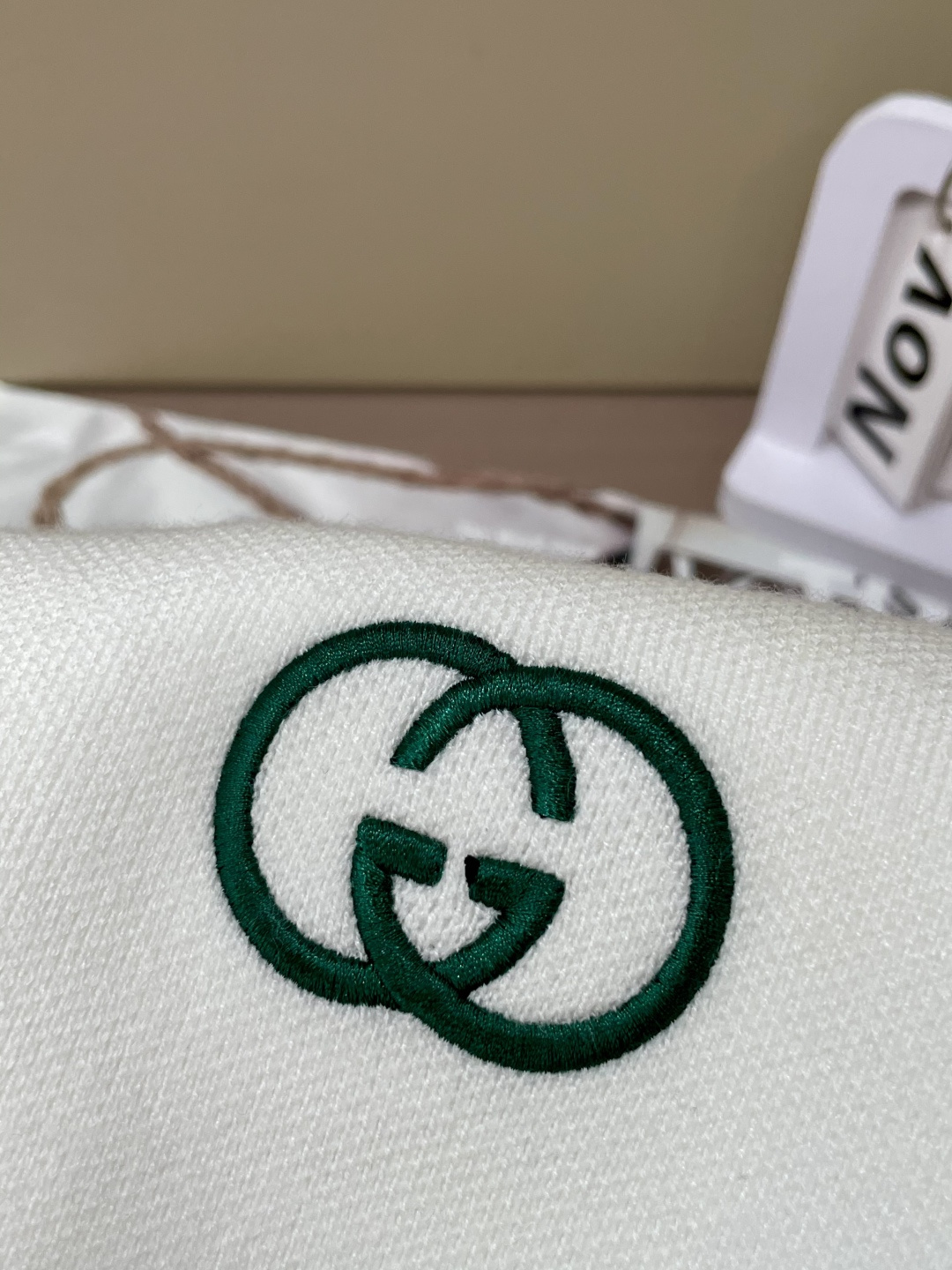 Gucc 重磅推荐！2025aw秋冬新款 专柜同步 时尚经典针织衫 秋冬必备款 采用针织衫加厚毛衣，精致