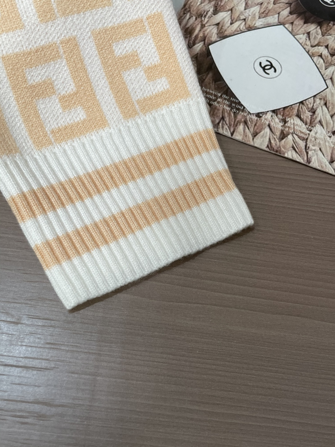 FD 重磅推荐！2025aw秋冬新款 专柜同步 时尚经典针织衫 秋冬必备款 采用针织衫加厚毛衣，精致简洁