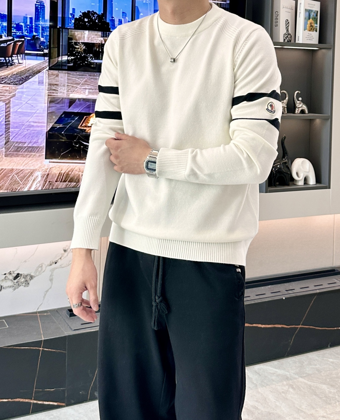 蒙口 重磅推荐！2025aw秋冬新款 专柜同步 时尚经典针织衫 秋冬必备款 采用针织衫加厚毛衣，精致简洁