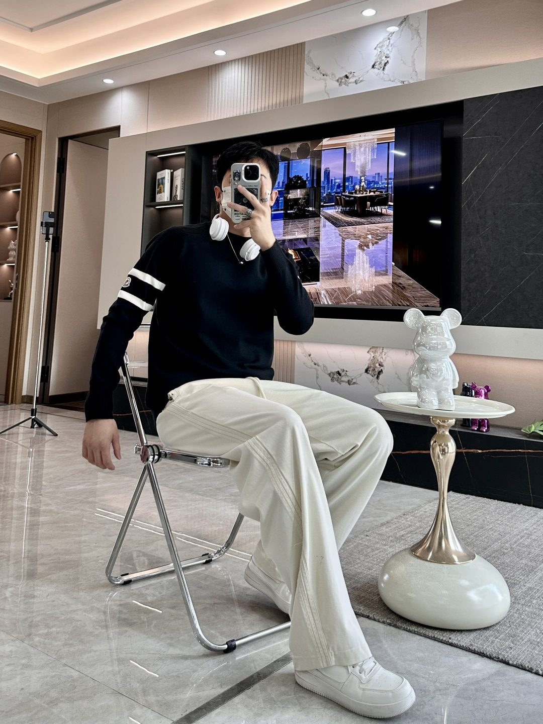 蒙口 重磅推荐！2025aw秋冬新款 专柜同步 时尚经典针织衫 秋冬必备款 采用针织衫加厚毛衣，精致简洁