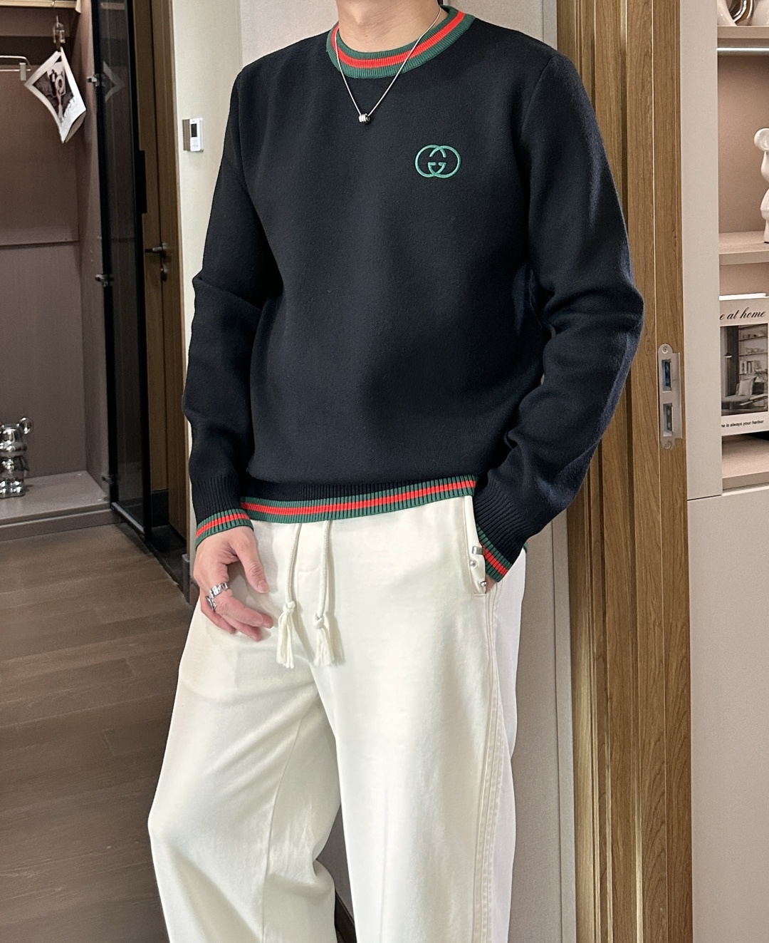 Gucc 重磅推荐！2025aw秋冬新款 专柜同步 时尚经典针织衫 秋冬必备款 采用针织衫加厚毛衣，精致