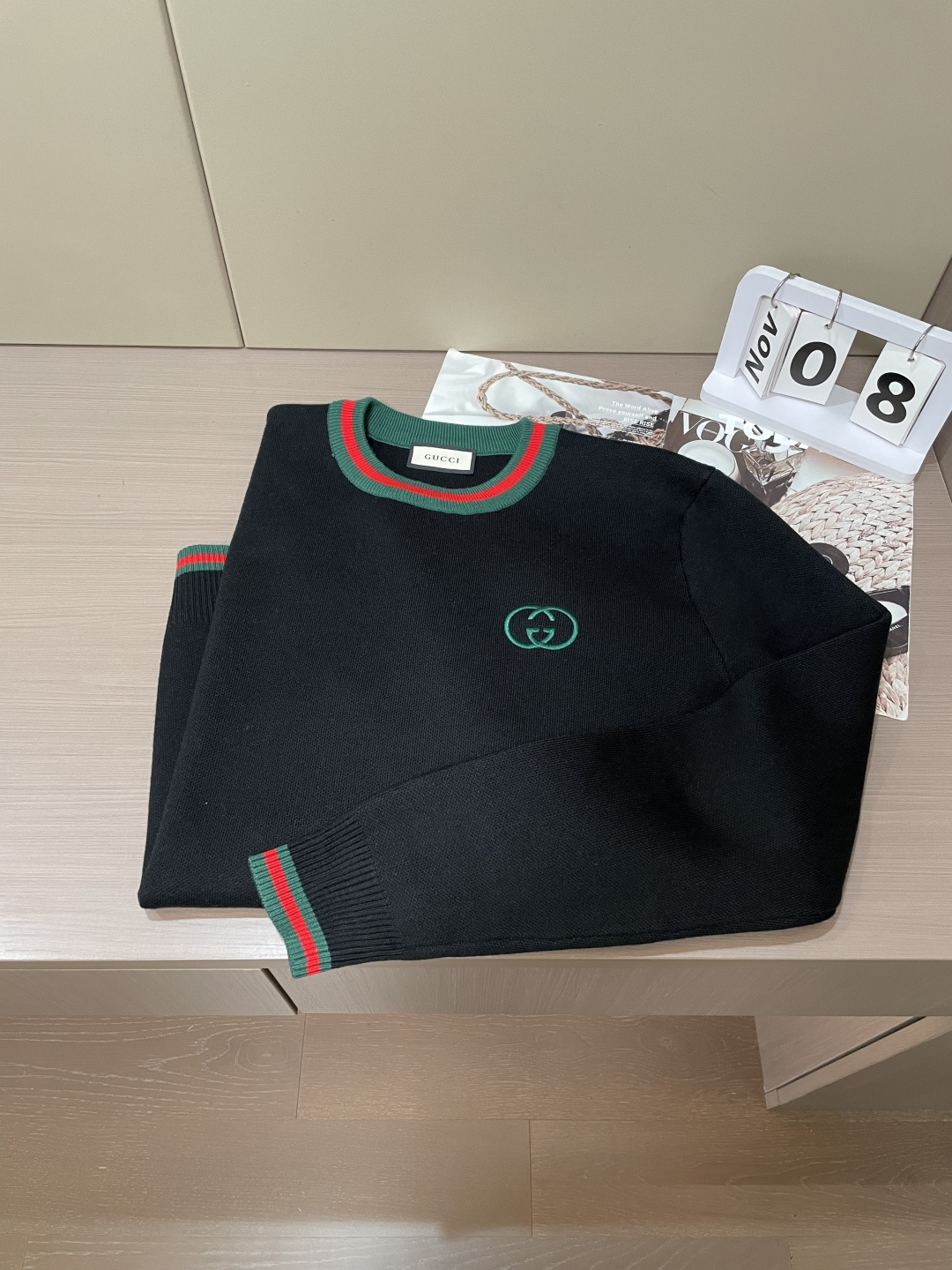 Gucc 重磅推荐！2025aw秋冬新款 专柜同步 时尚经典针织衫 秋冬必备款 采用针织衫加厚毛衣，精致